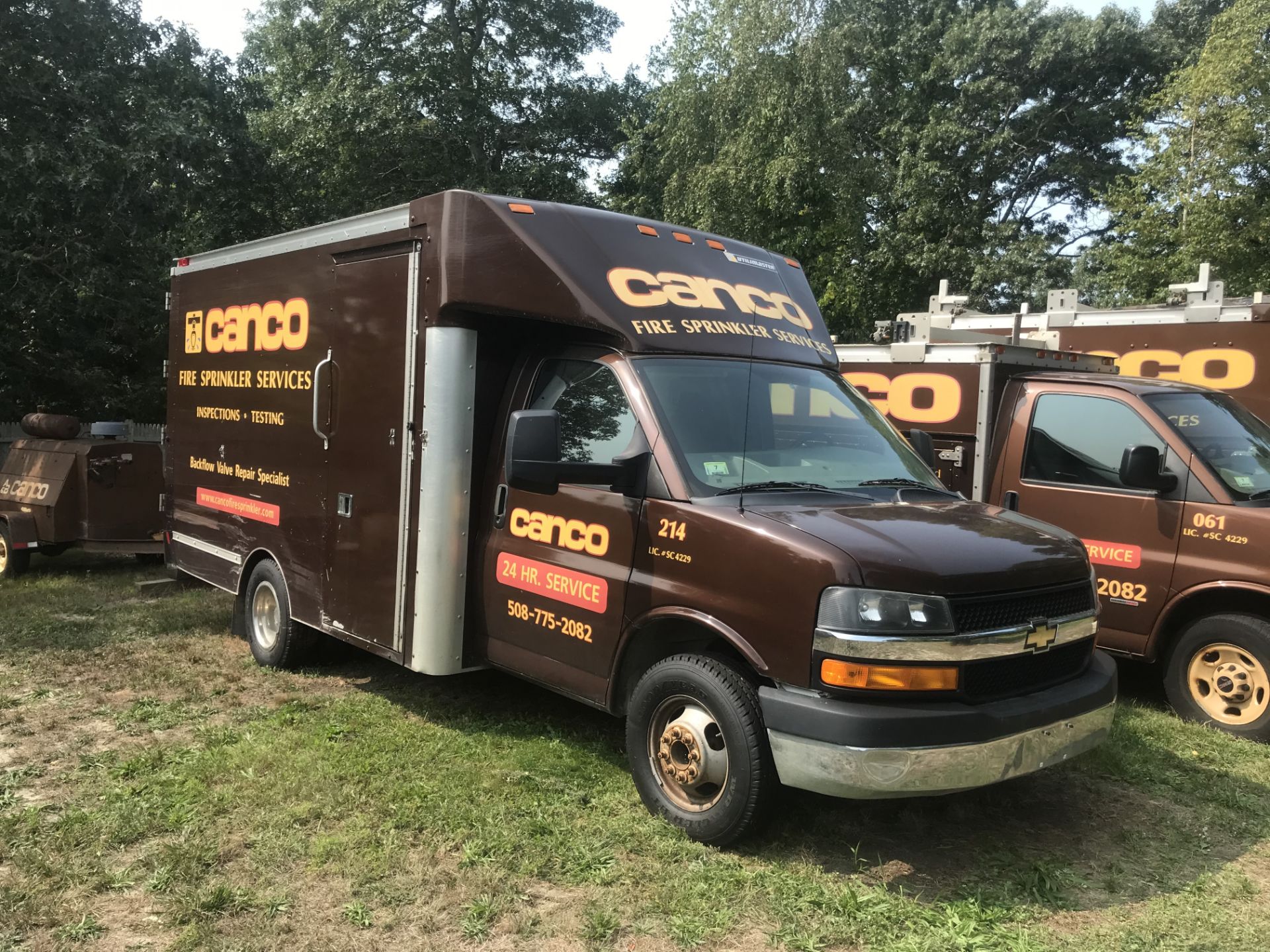 2013 Chevrolet Utilimaster 13' Body, Gas, 6 Wheel, Cube Van, Full Height, Translucent Roof, Cab Pass