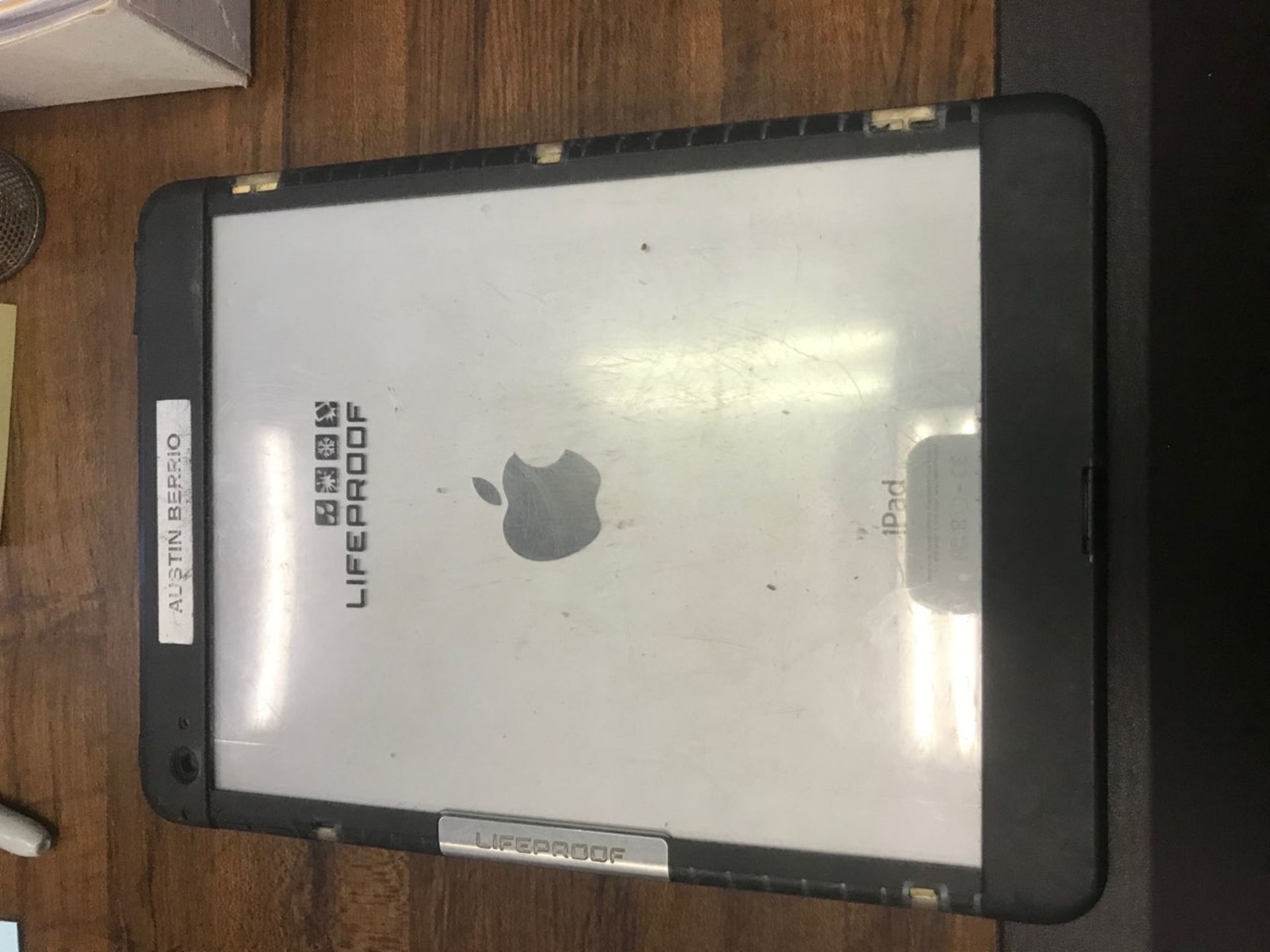 Ipad Air 2 16GB w/Case, Model #: MGH62LL/A, Serial#: DMPS74TPG5WQ - Image 2 of 2