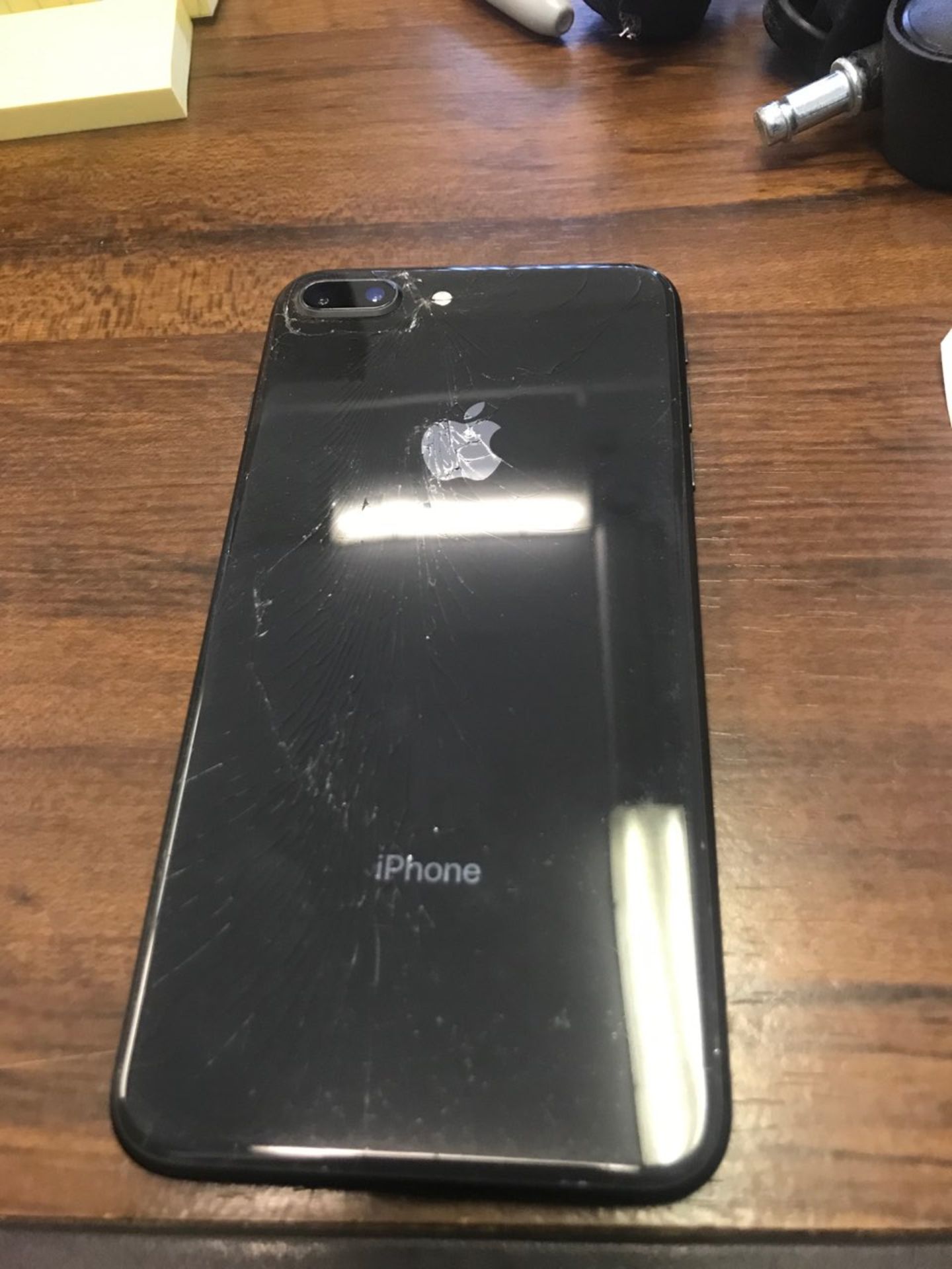 Iphone 8 Plus - GB Unknown (UNLOCKED) - Image 3 of 3