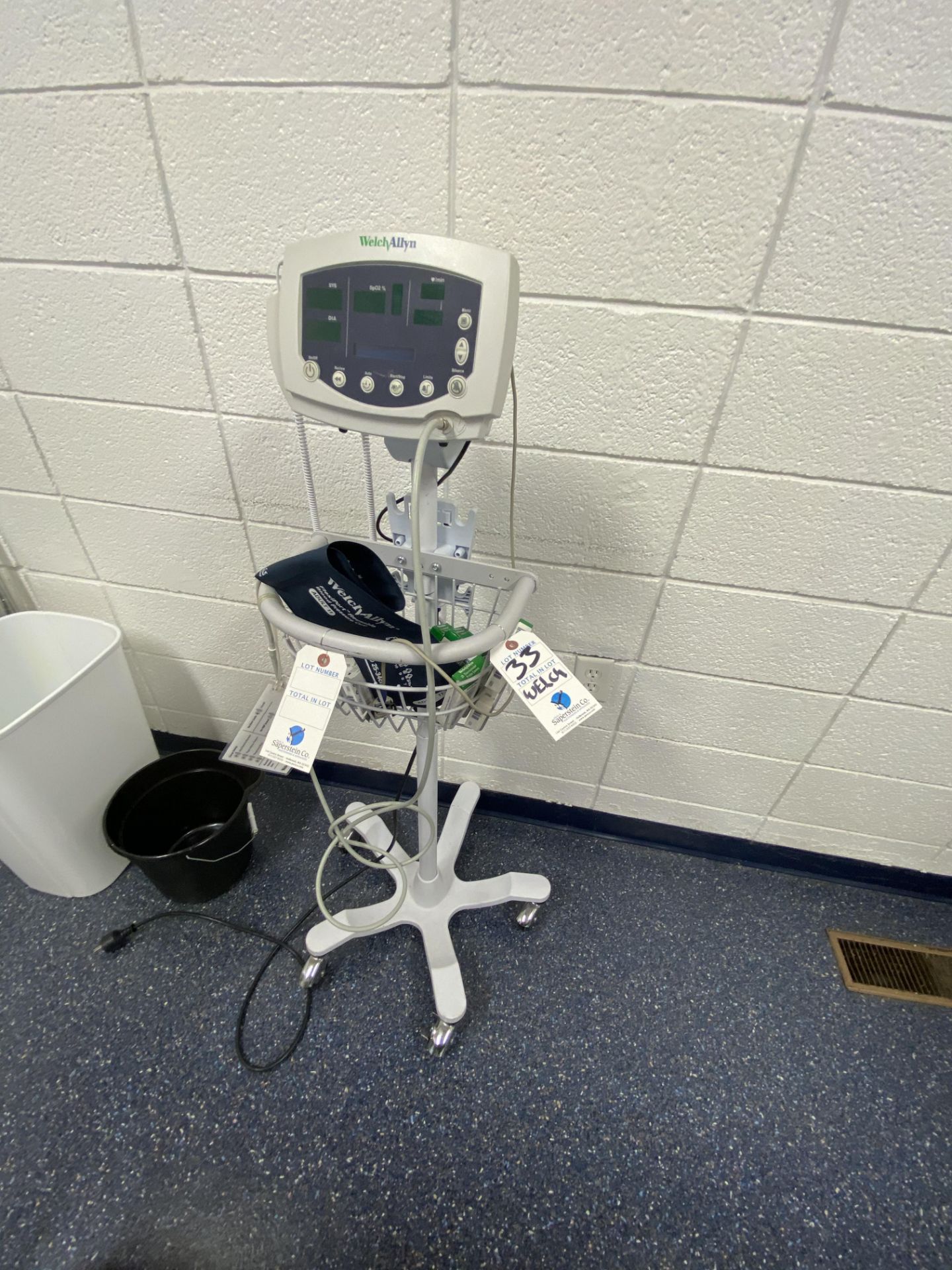 Welch Allyn Monitor w/ Cart