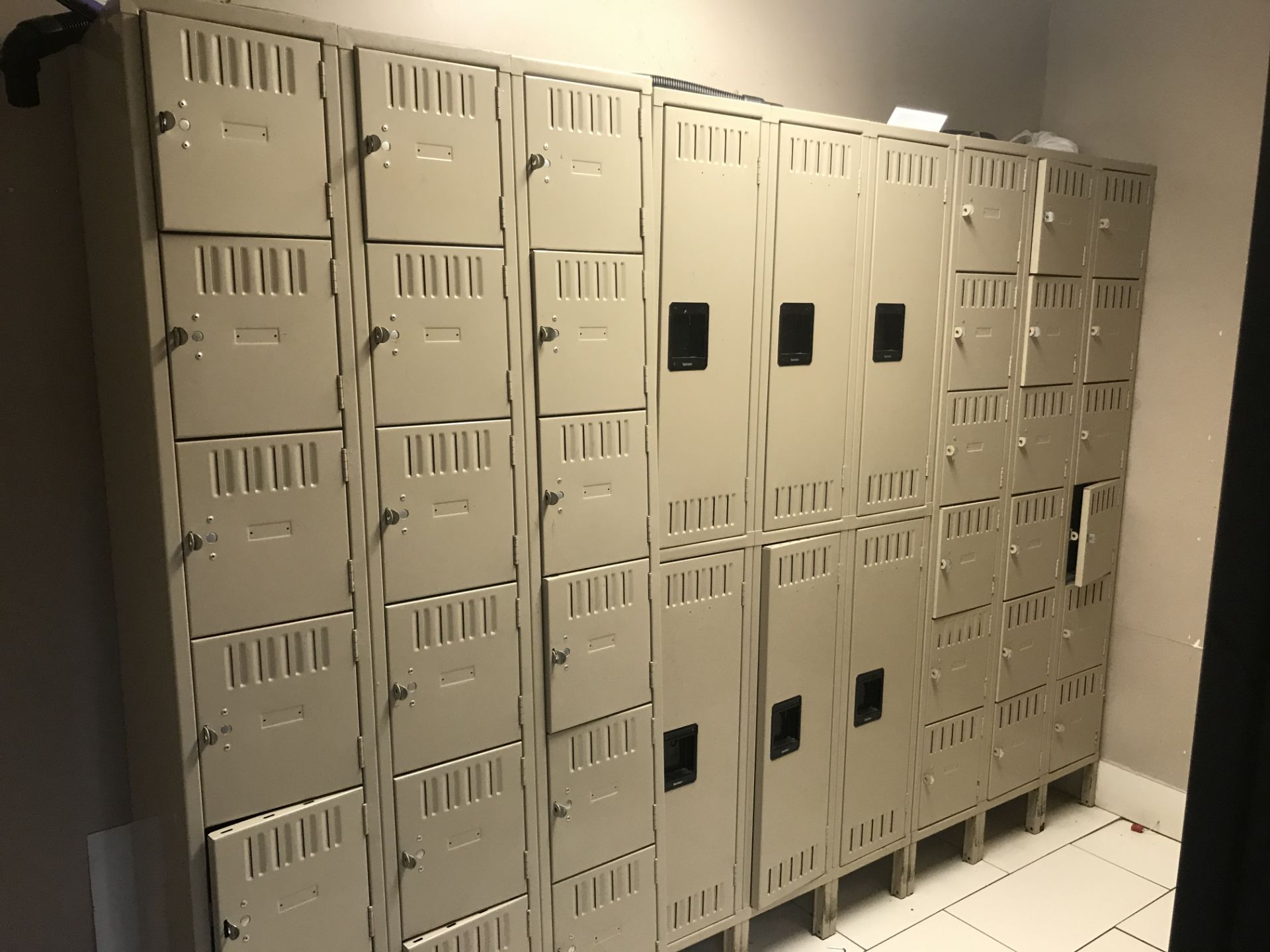 {LOT} Lockers