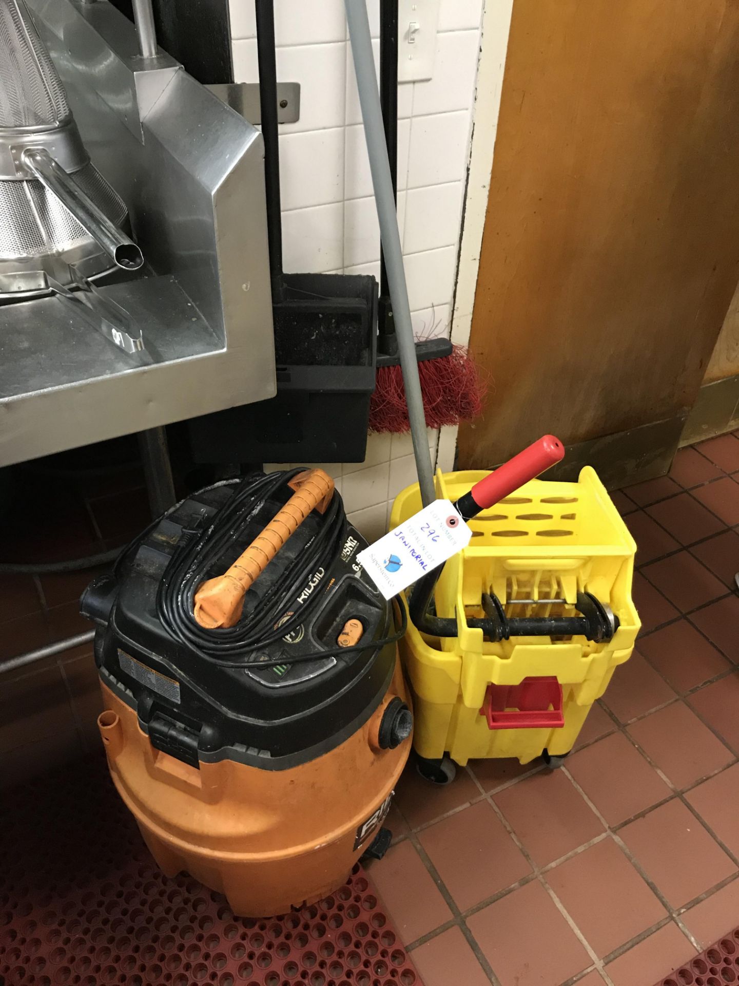 {LOT} Janitorial, Mop Bucket, Vac, Etc. (2nd Floor)