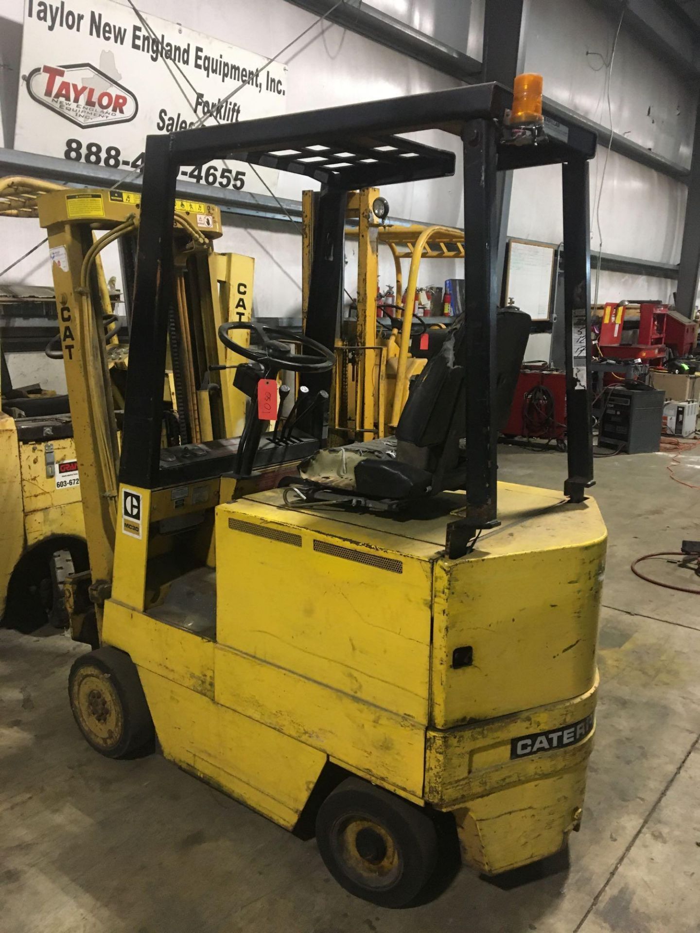 Battery Forklift, Caterpillar MC30, Serial # 41W02362, Hrs 7910