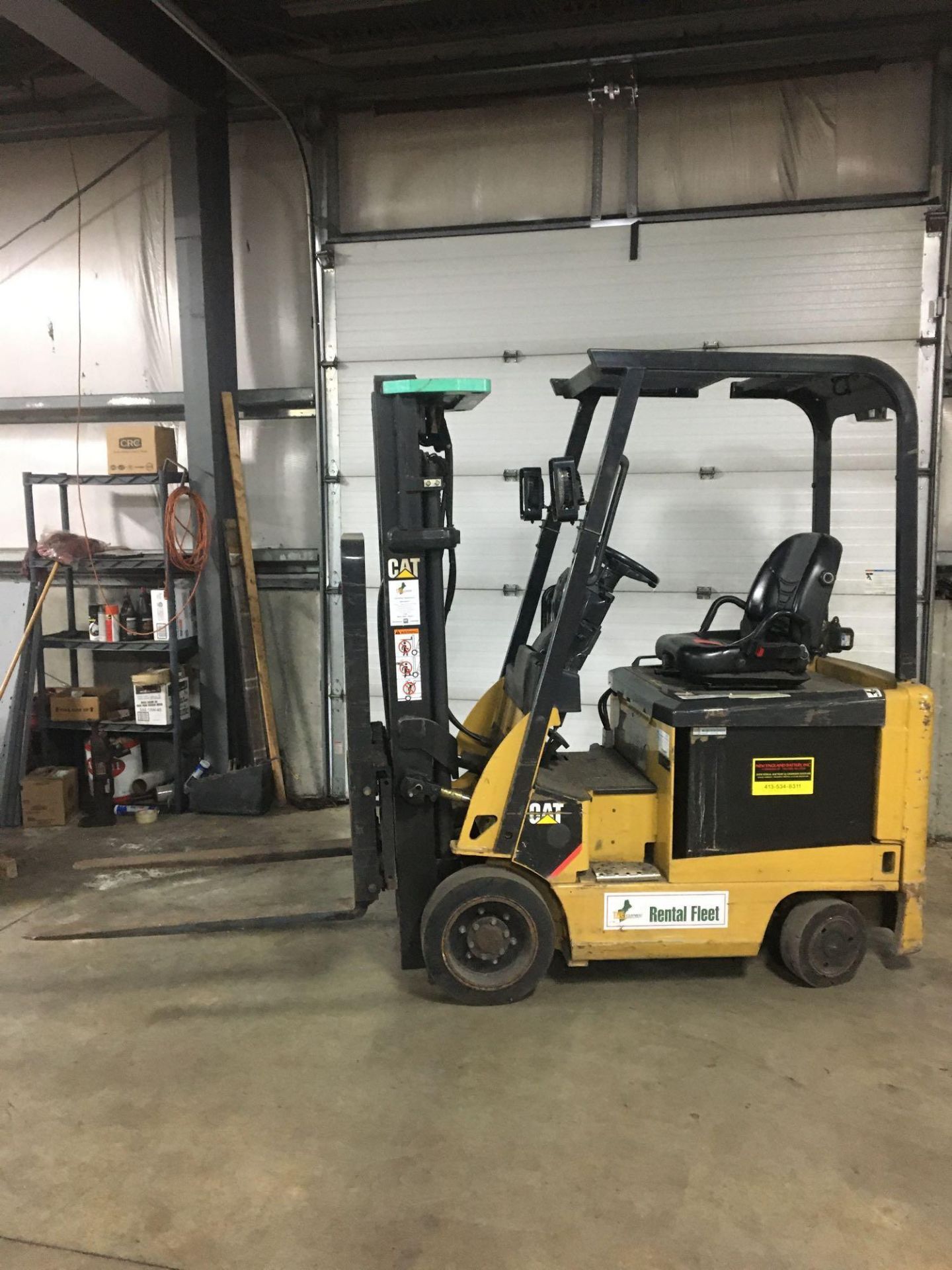 Electric Forklift, Caterpillar, E3000, Max Ht 188, Max Cap 2600lbs, Hrs 5032 Started and Moved