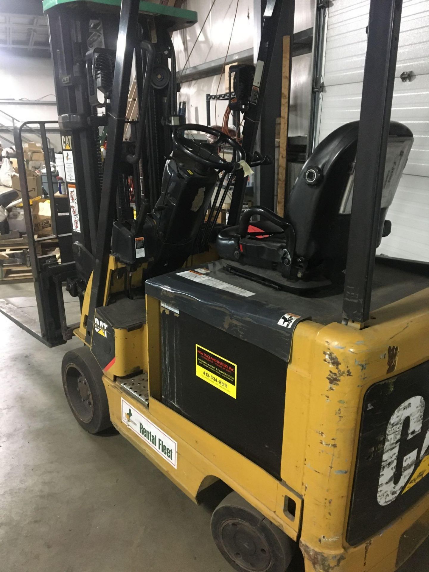 Electric Forklift, Caterpillar, E3000, Max Ht 188, Max Cap 2600lbs, Hrs 5032 Started and Moved - Image 3 of 8