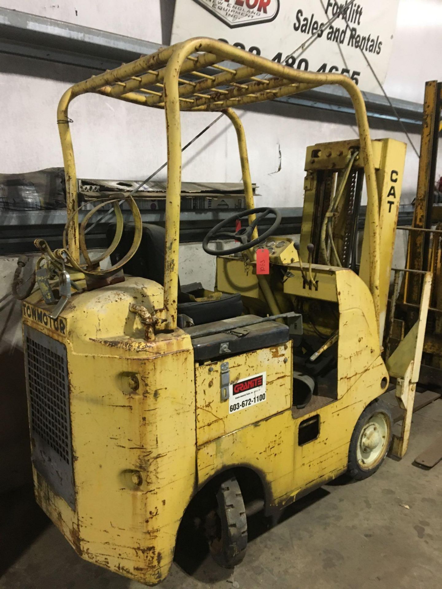 Propane Forklift, Caterpillar Parts Only - Image 2 of 2