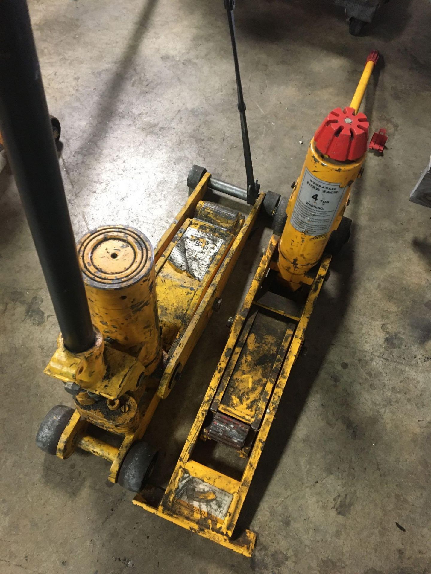 2 Hydraulic Fork Jacks