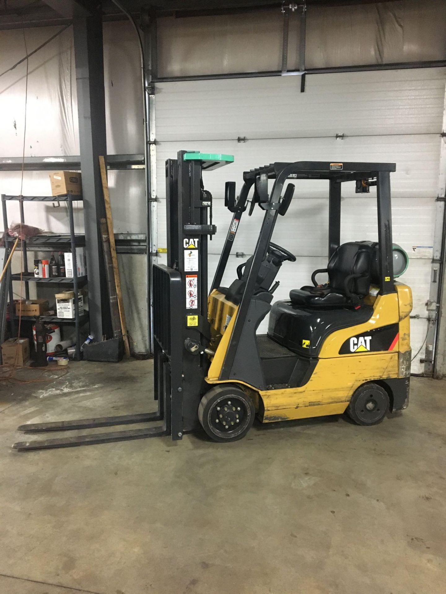 Propane Forklift, Caterpillar, 2C3500, Max Ht 187", Max Cap 2700lbs, 2082 Hrs Started and Moved