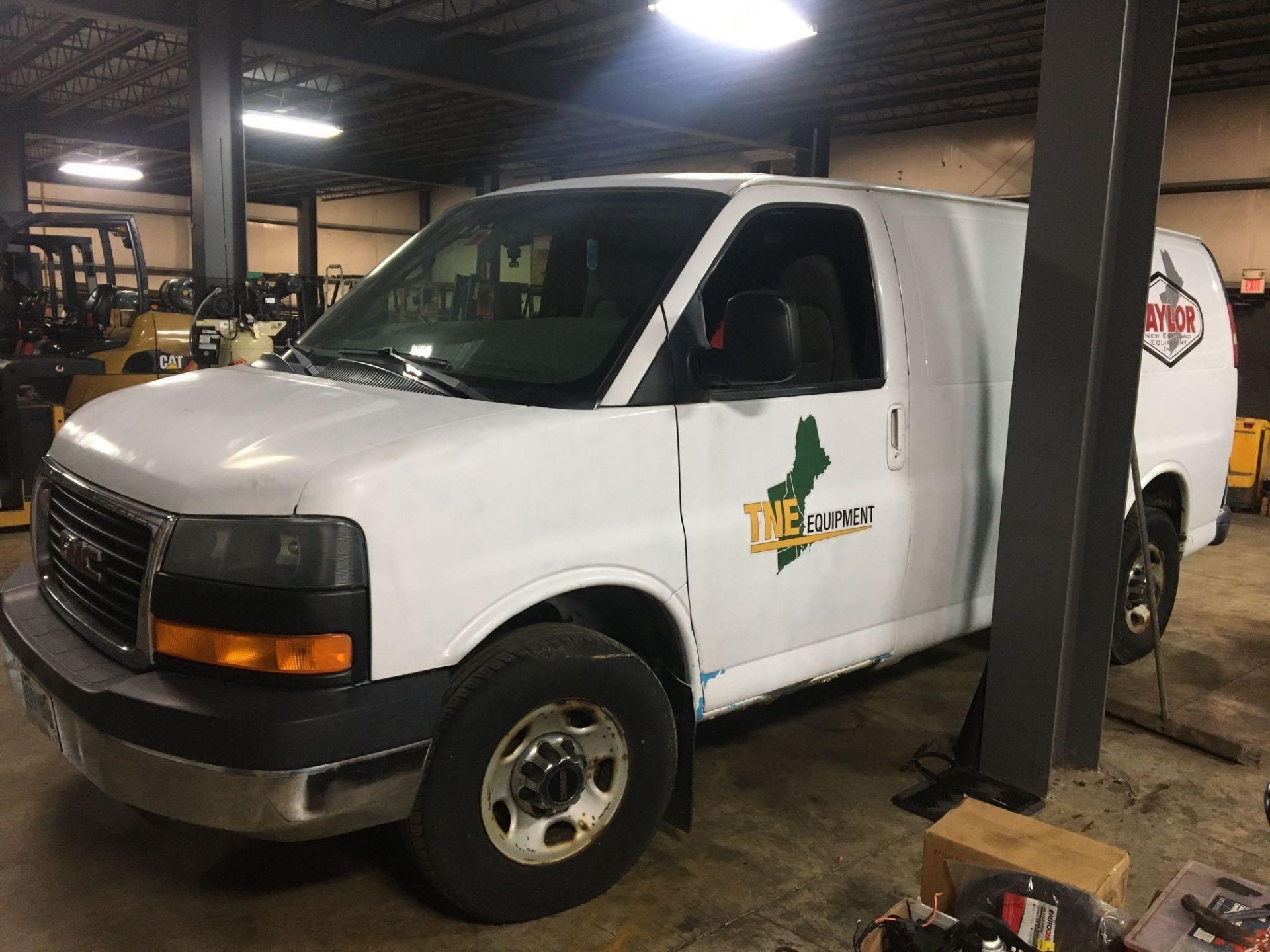 2006 GMC Savana Cargo Van