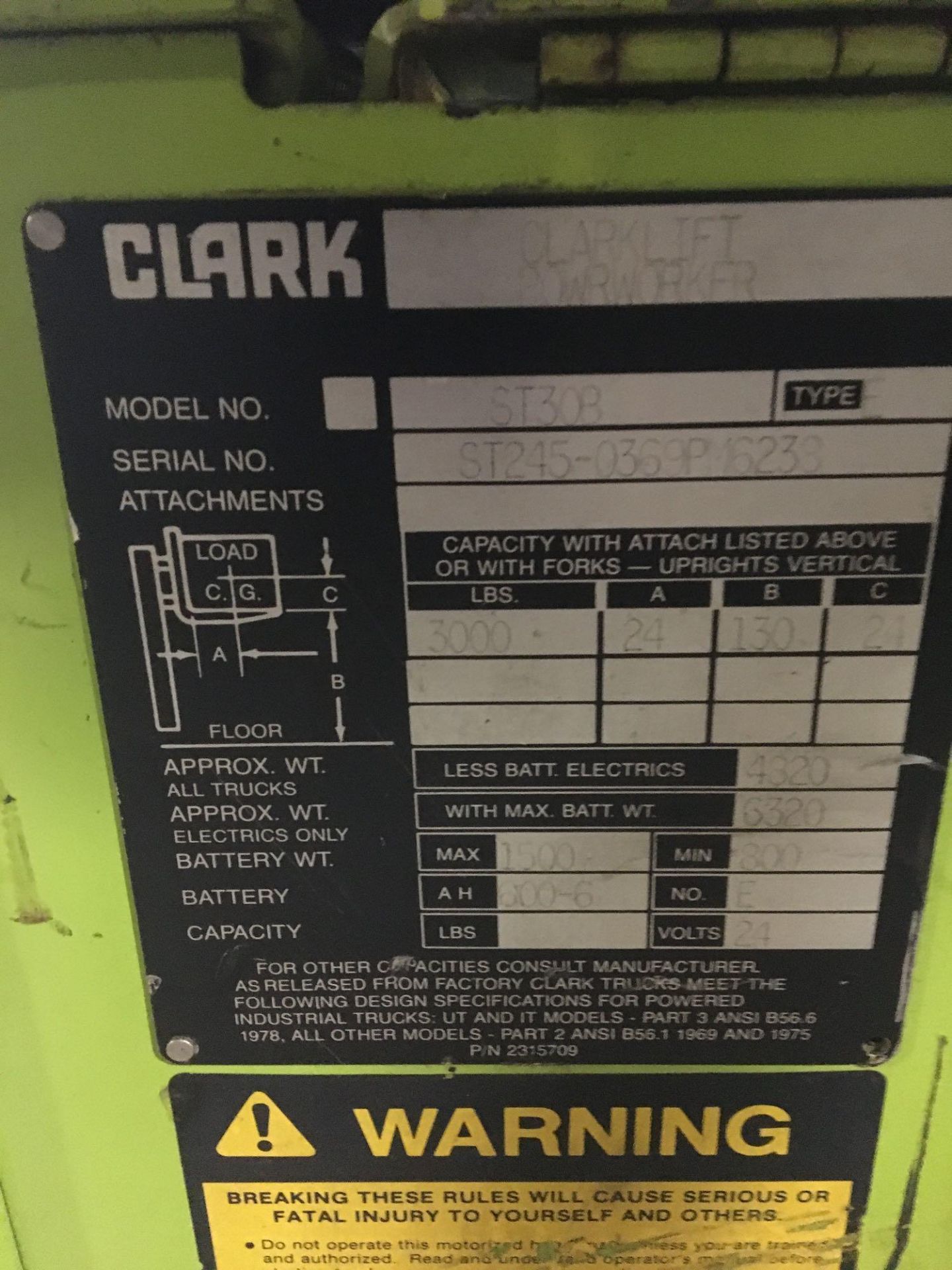 Electric Narrow aisle reach truck, Clark, ST30B, Max Ht 130, Max Cap 3000, Hrs 1129 - Image 6 of 7