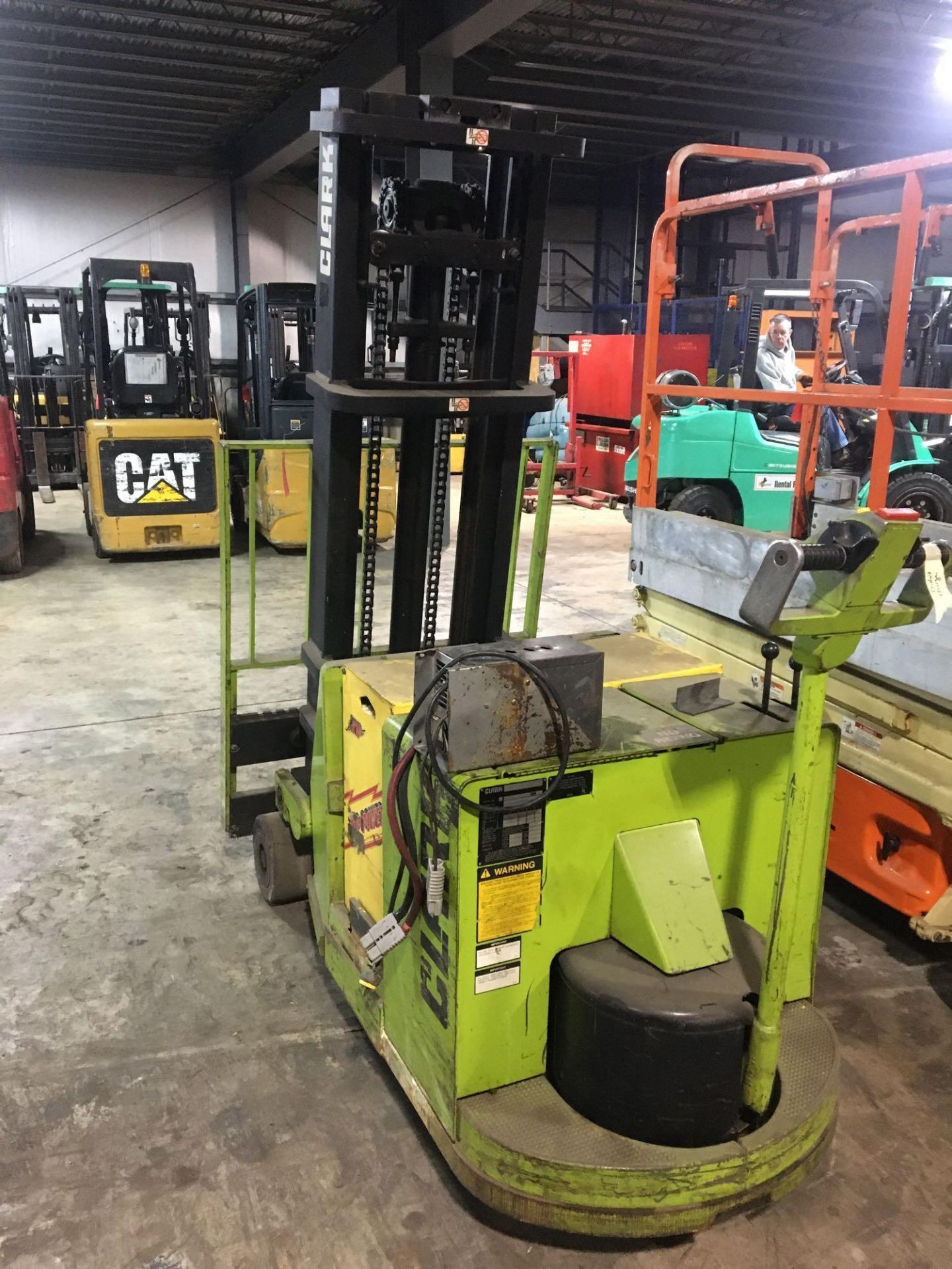 Electric Narrow aisle reach truck, Clark, ST30B, Max Ht 130, Max Cap 3000, Hrs 1129 - Image 5 of 7