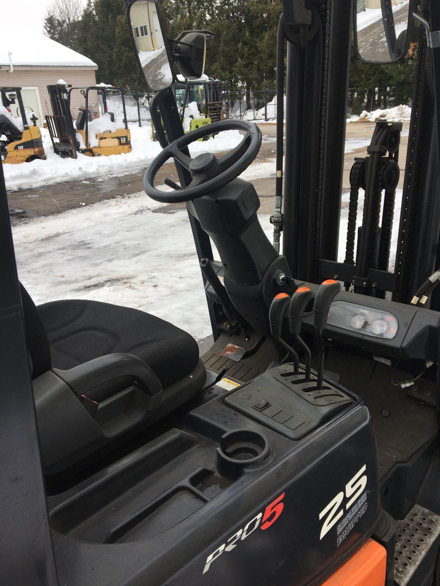 Propane Forklift, Doosan, GC25P-5, Max Ht 189", Max Cap 4300lbs, Hrs 3081 Started and Moved - Image 6 of 11