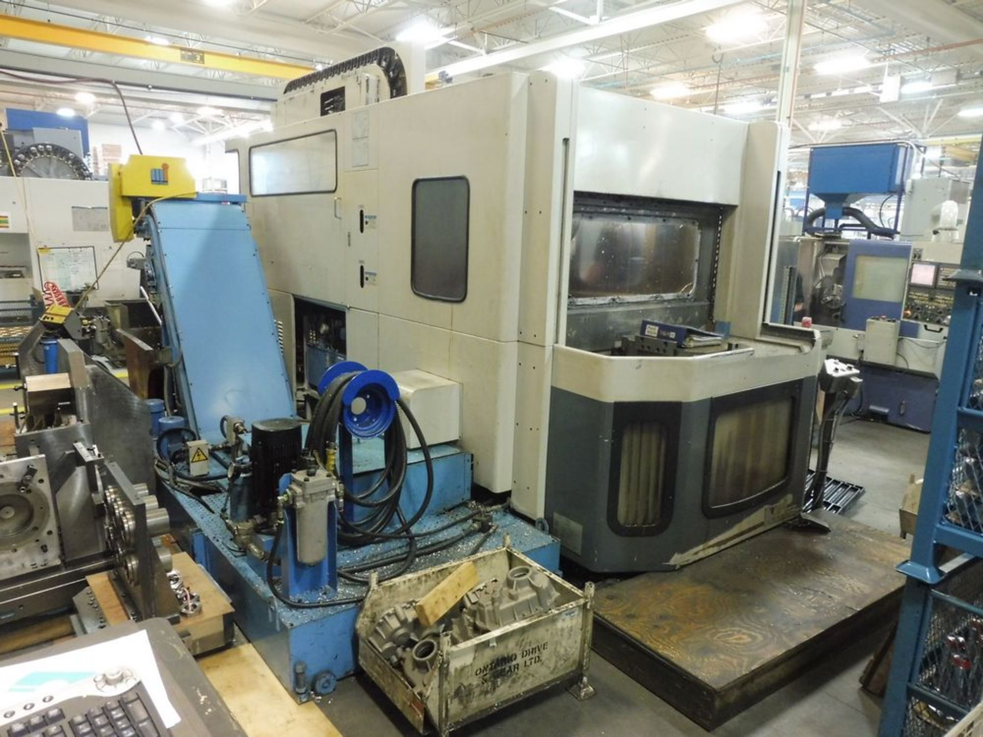 MAZAK FH580/40N CNC Horizontal Machining Center, s/n 243-119202, (2) 19.6" x 19.6" Pallets, CAT 40 - Image 2 of 8