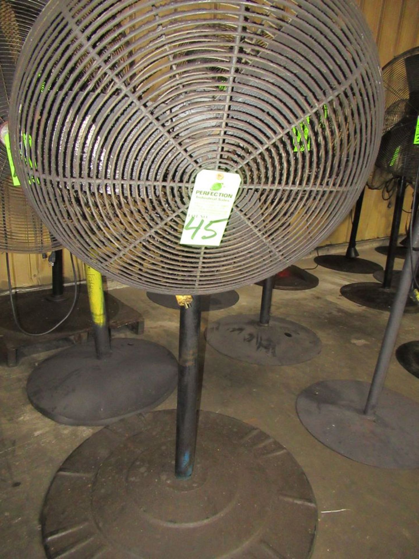 24" Pedestal Fan