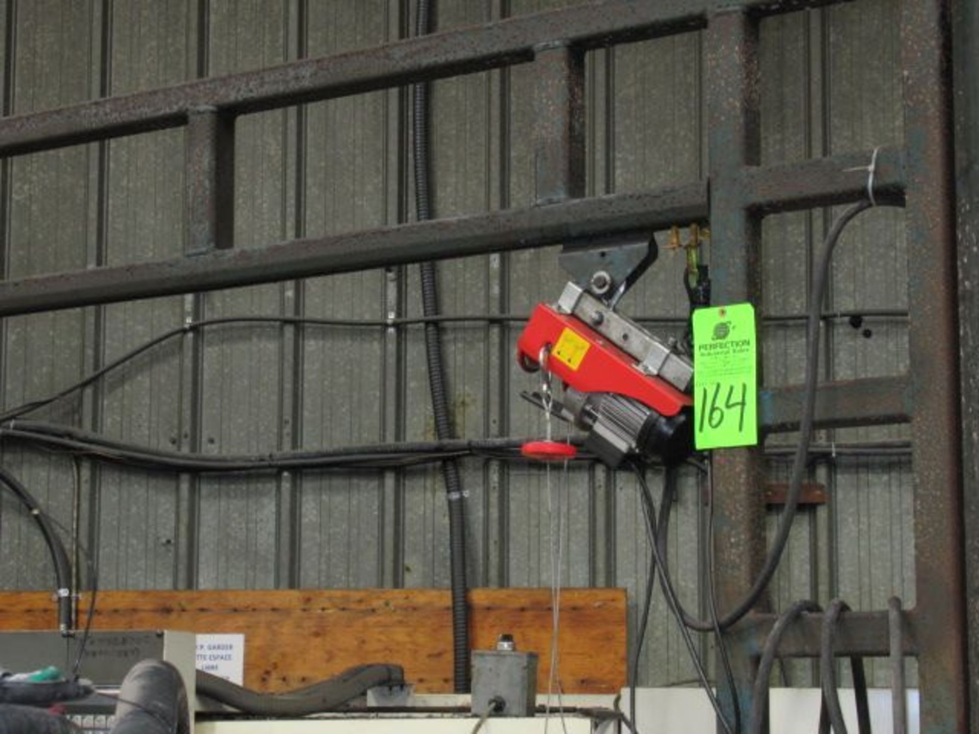 GORBEL Jib Crane, 500 LB Cap. w/ Elect. Cable Hoist 120 V. ($500 Rigging Cost)