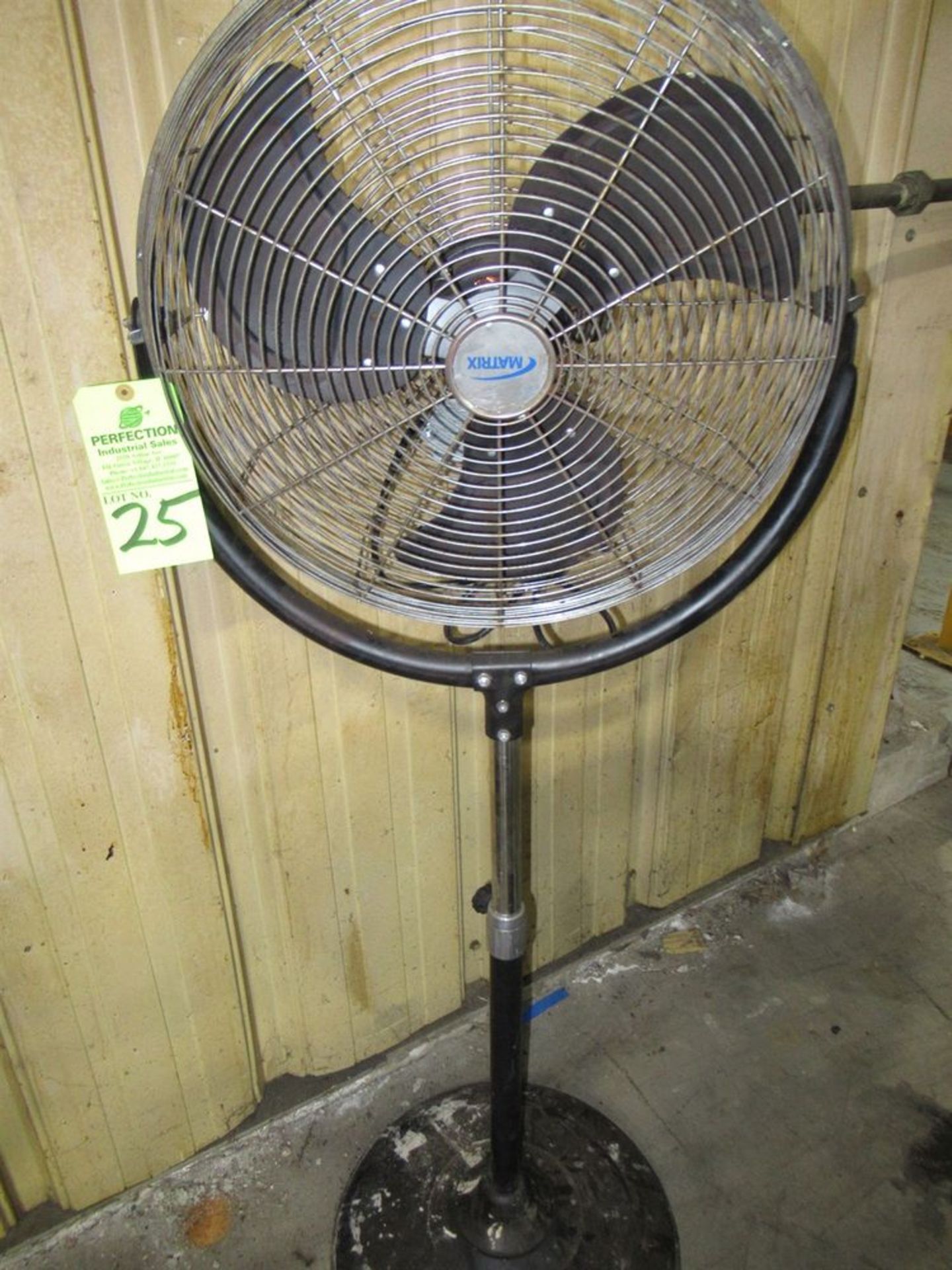 Matrix 20" Pedestal Fan 120 V