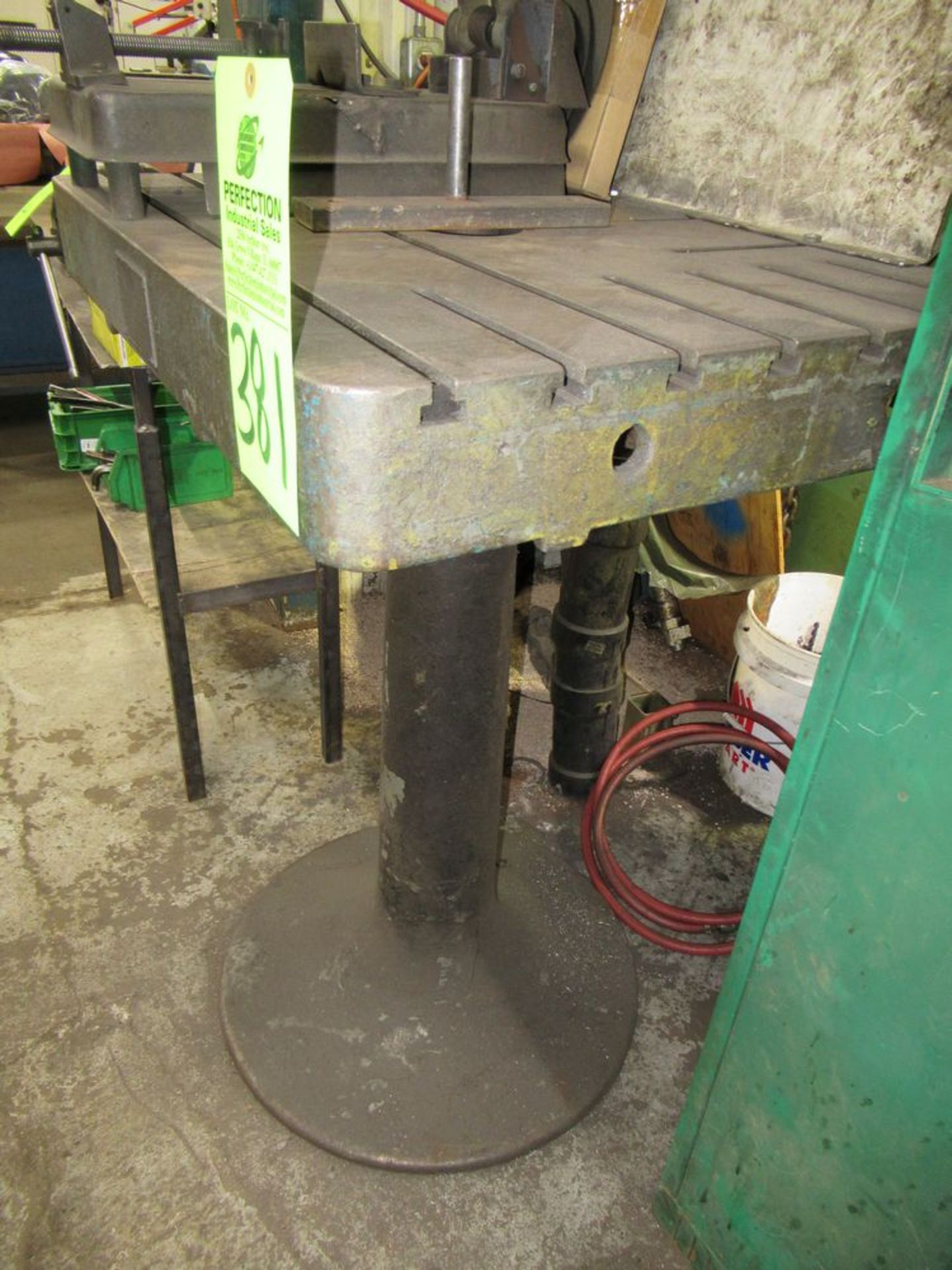 Pedestal T-Slot Welding Table Approx. 24 x 30" ($75 Rigging Cost)