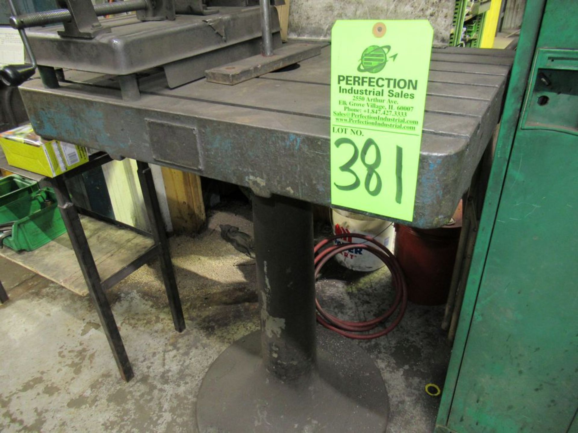 Pedestal T-Slot Welding Table Approx. 24 x 30" ($75 Rigging Cost) - Image 2 of 2