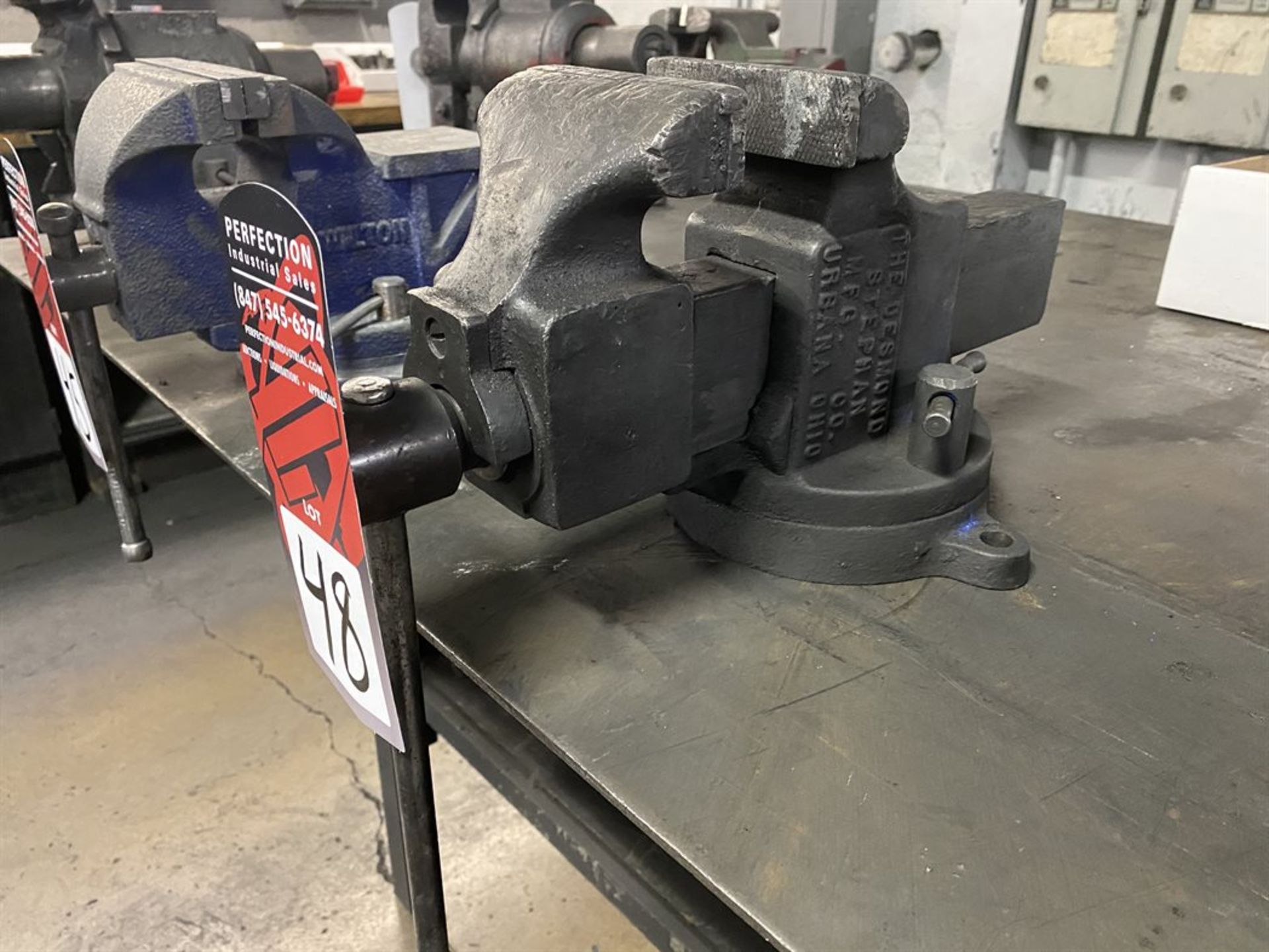 DESMOND 4" Bench Vise