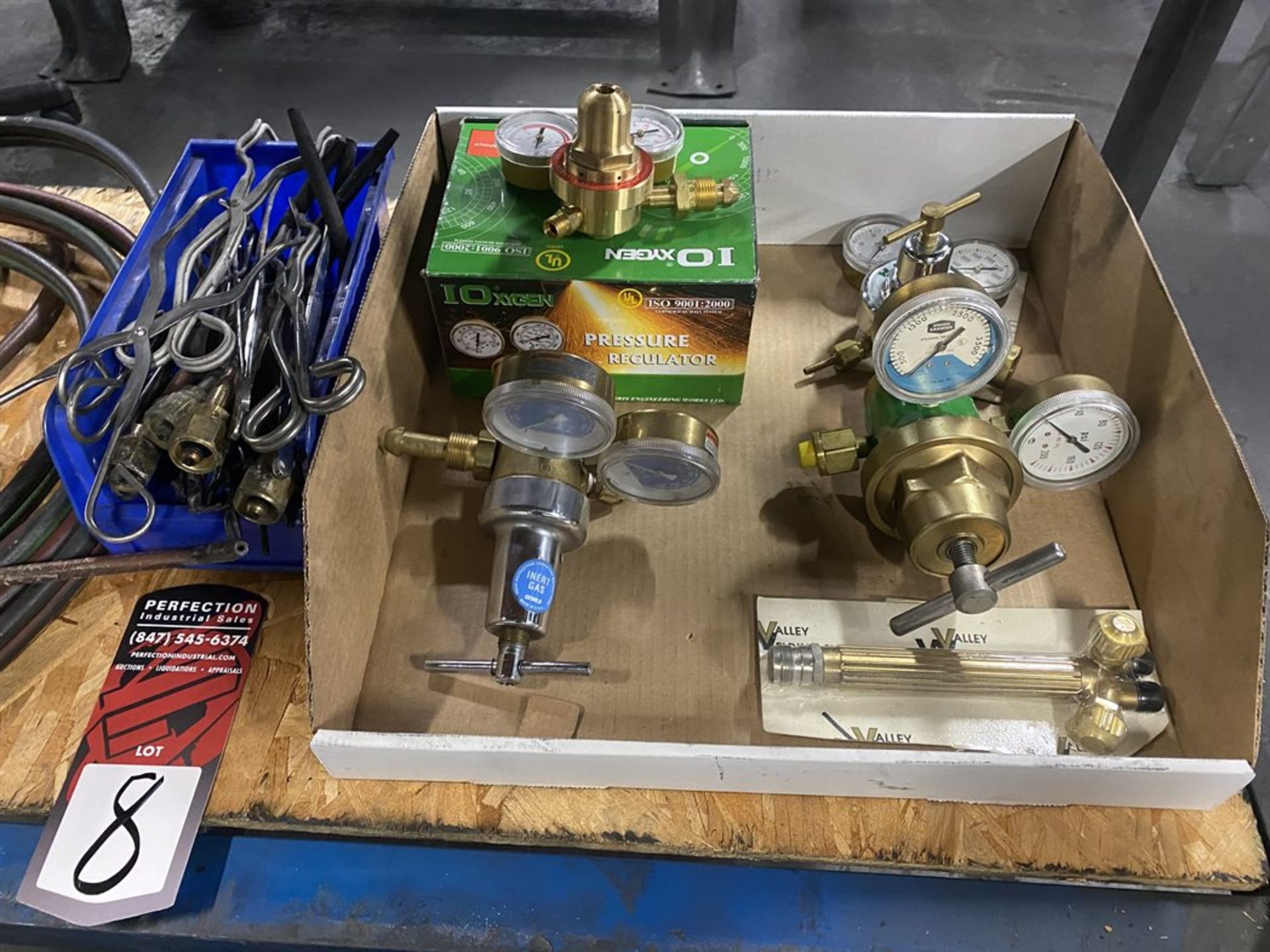 Lot Comprising Torch Hoses and Regulators - Image 2 of 3