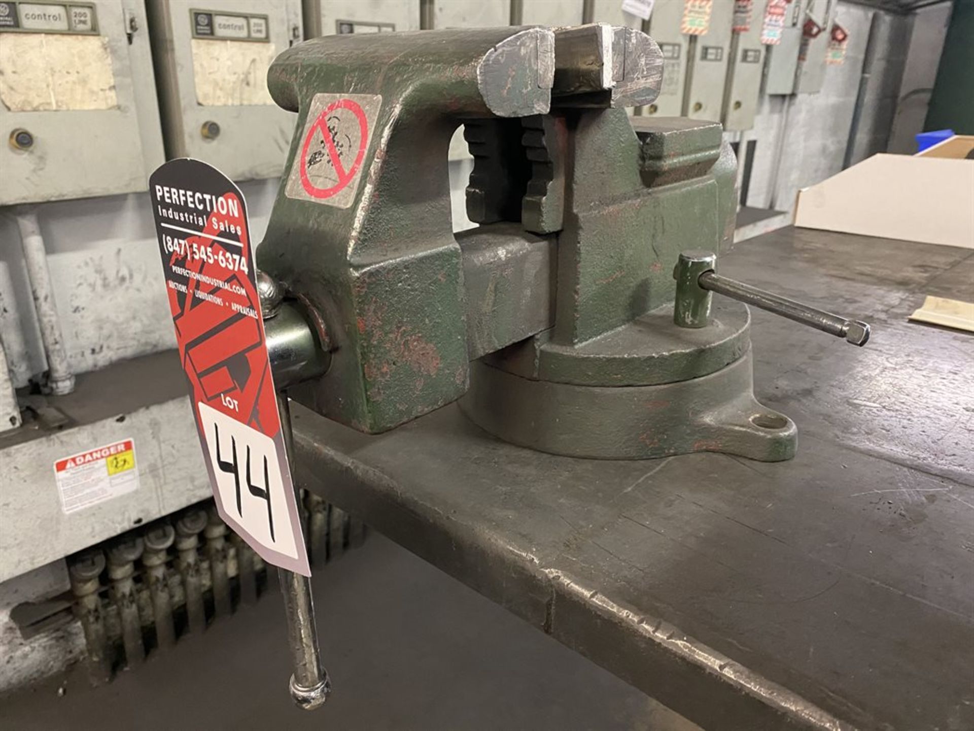 Unknown Make 6" Bench Vise