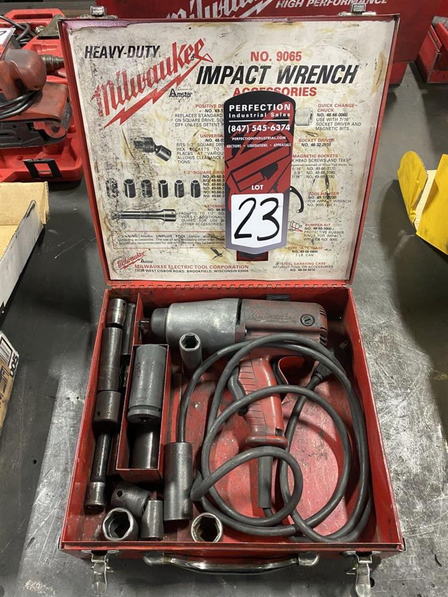 MILWAUKEE No. 9065 1/2" Electric Impact Gun