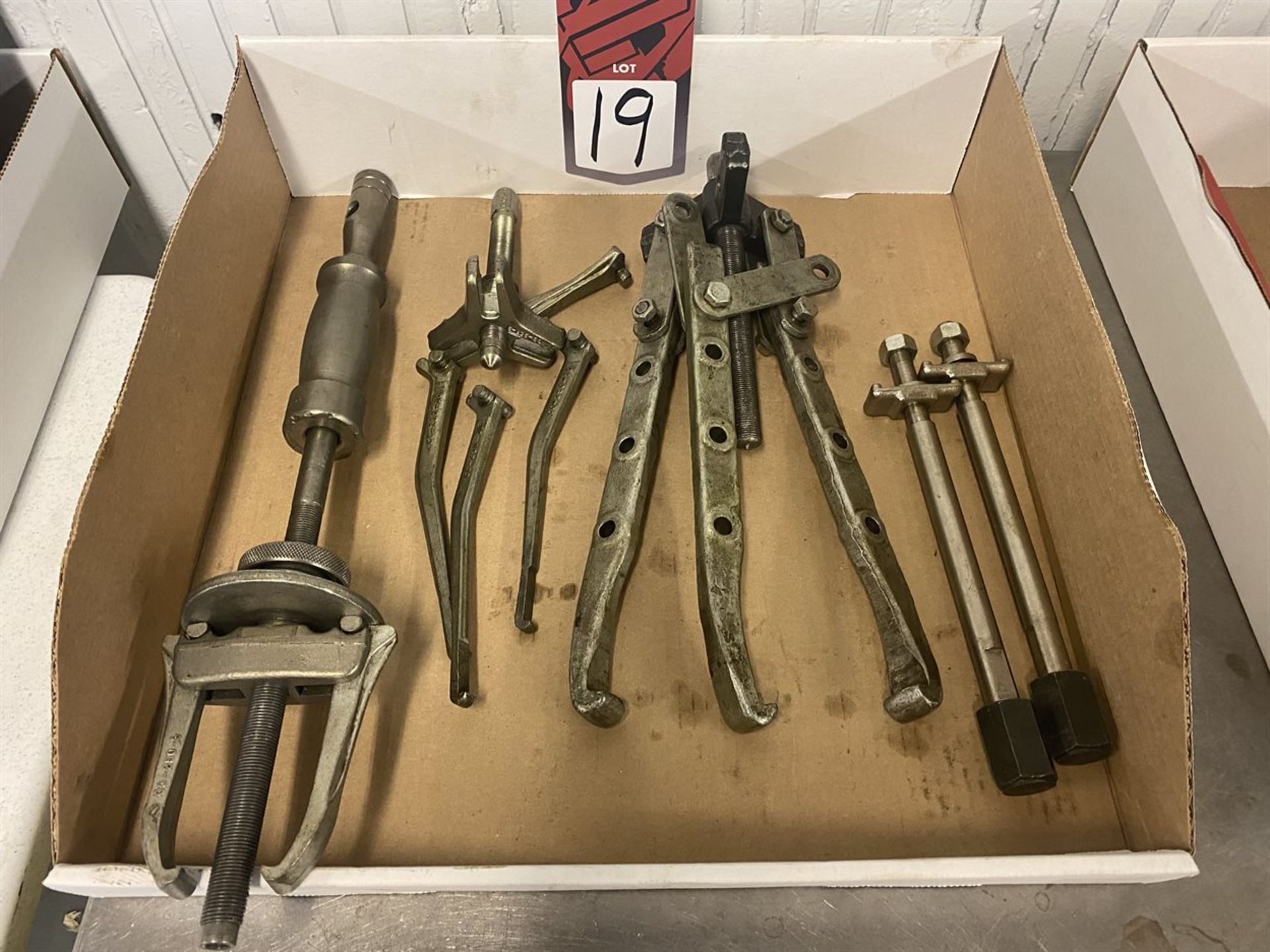 Lot of Gear Pullers