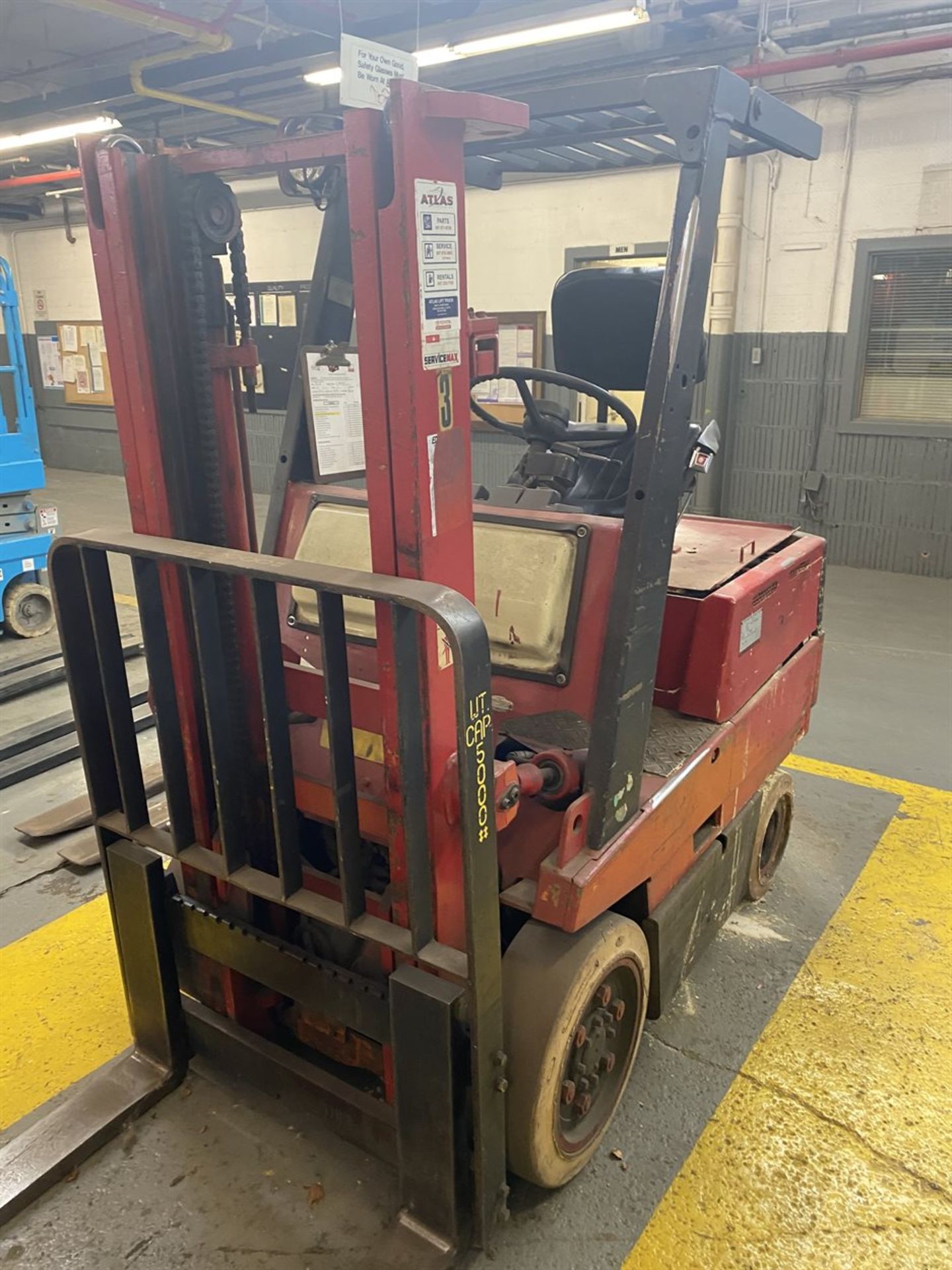 TOYOTA 2FBCA25 Electric Forklift, s/n 11711, 5000 LB Capacity, Triple Mast, (Not Currently Running) - Image 3 of 5