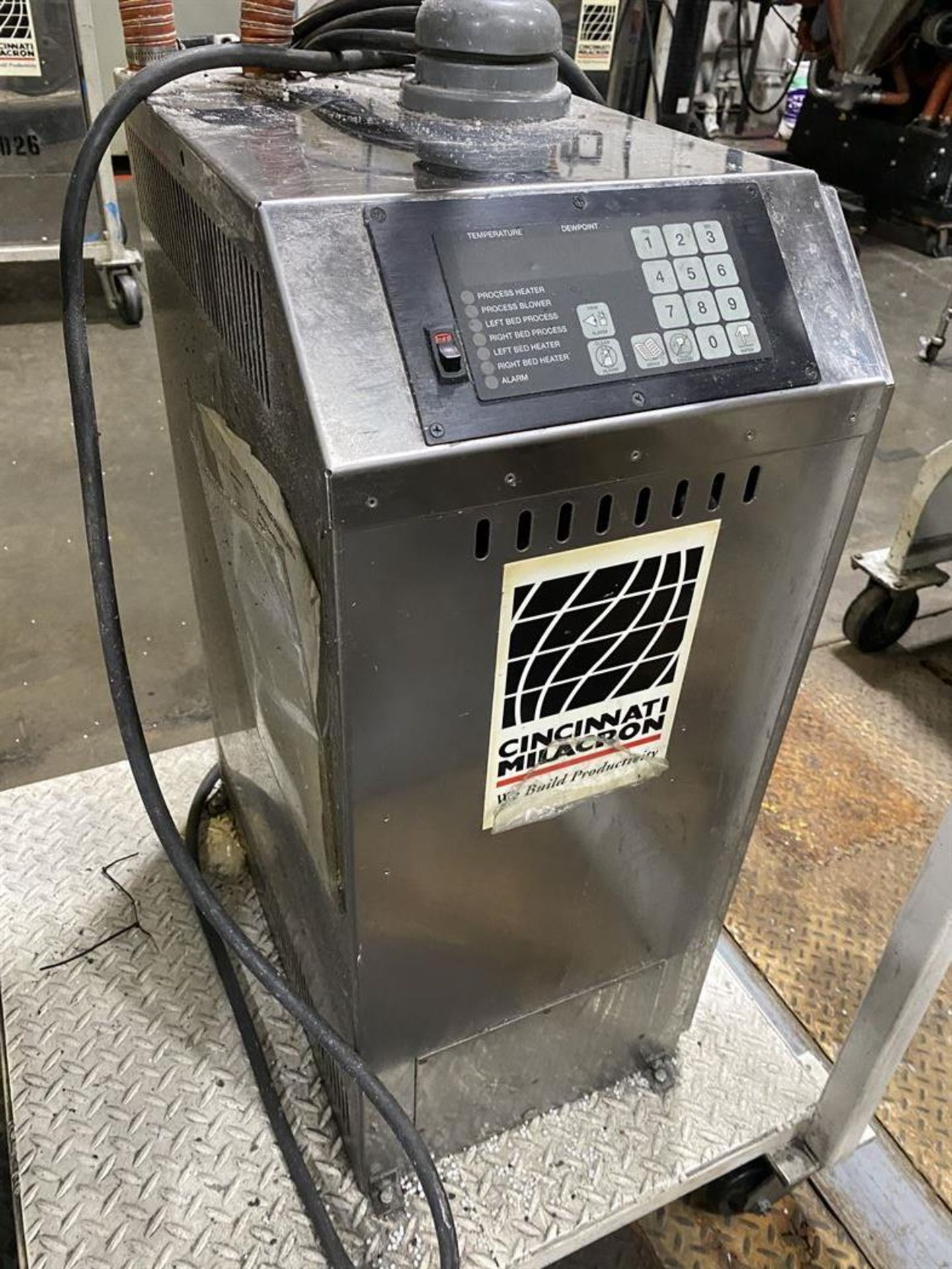 Cincinnati Milacron DD-110 Hopper Dryer System, s/n 3933A02-98-29, w/ Vacuum Loader - Image 2 of 5