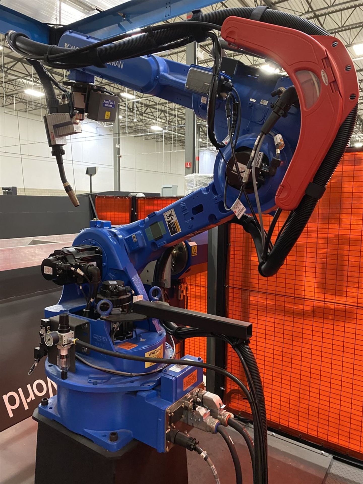 2019 YASKAWA MOTOMAN HP20D Robotic Welding Cell, s/n RH9G00-2703-5, 20 Kg Payload, 6-Axis, 120.6” - Image 5 of 10