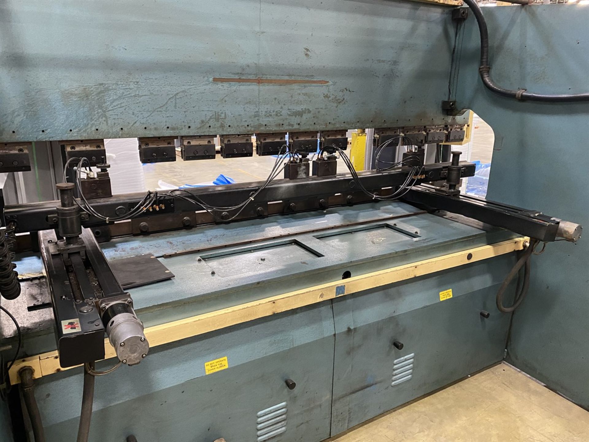 AMADA RG-125 CNC Press Brake, s/n 01250679, 138 Ton Capacity, NC-9EX Control, 118.2” Table Length, - Image 5 of 6