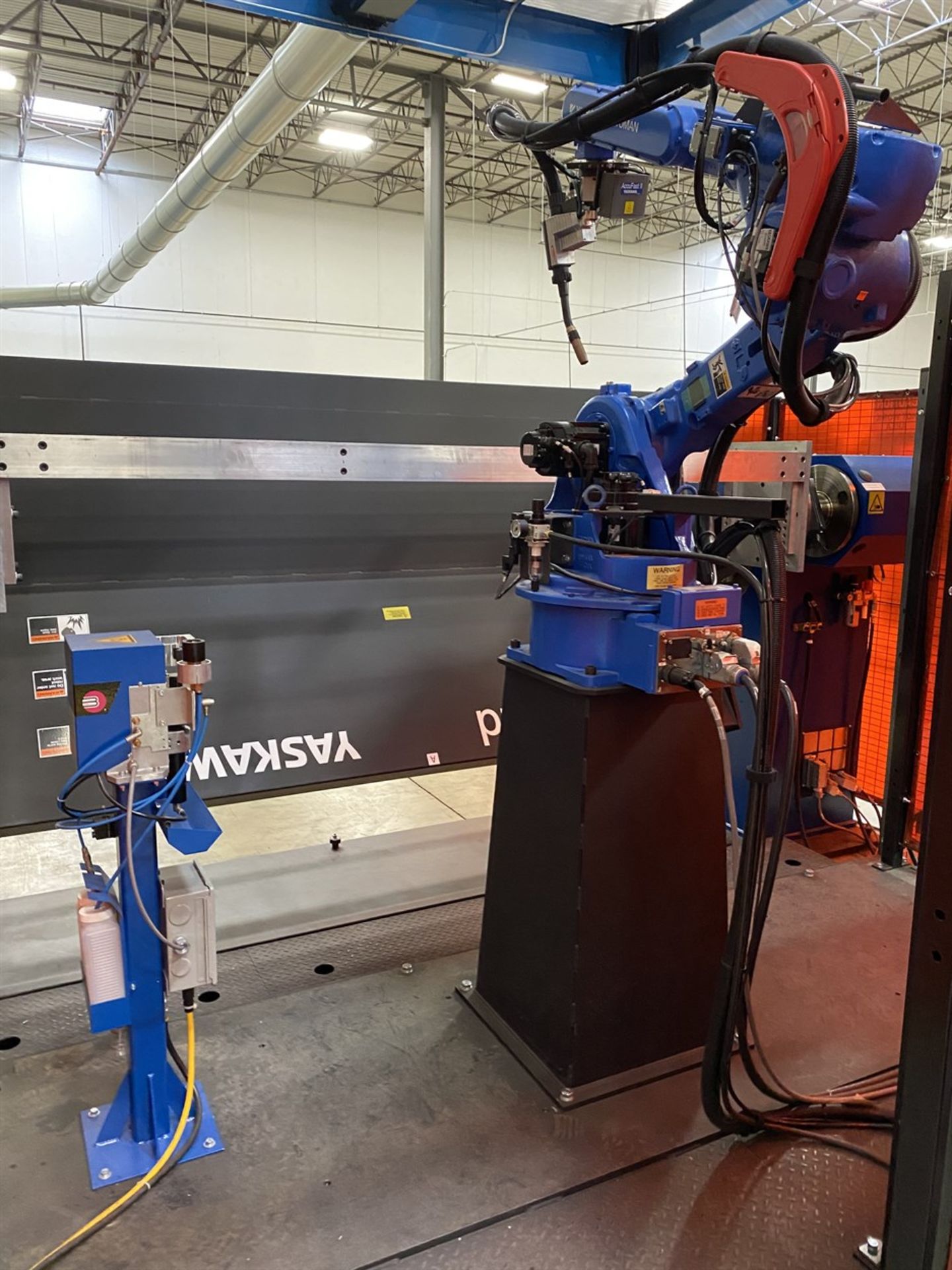 2019 YASKAWA MOTOMAN HP20D Robotic Welding Cell, s/n RH9G00-2703-5, 20 Kg Payload, 6-Axis, 120.6” - Image 4 of 10