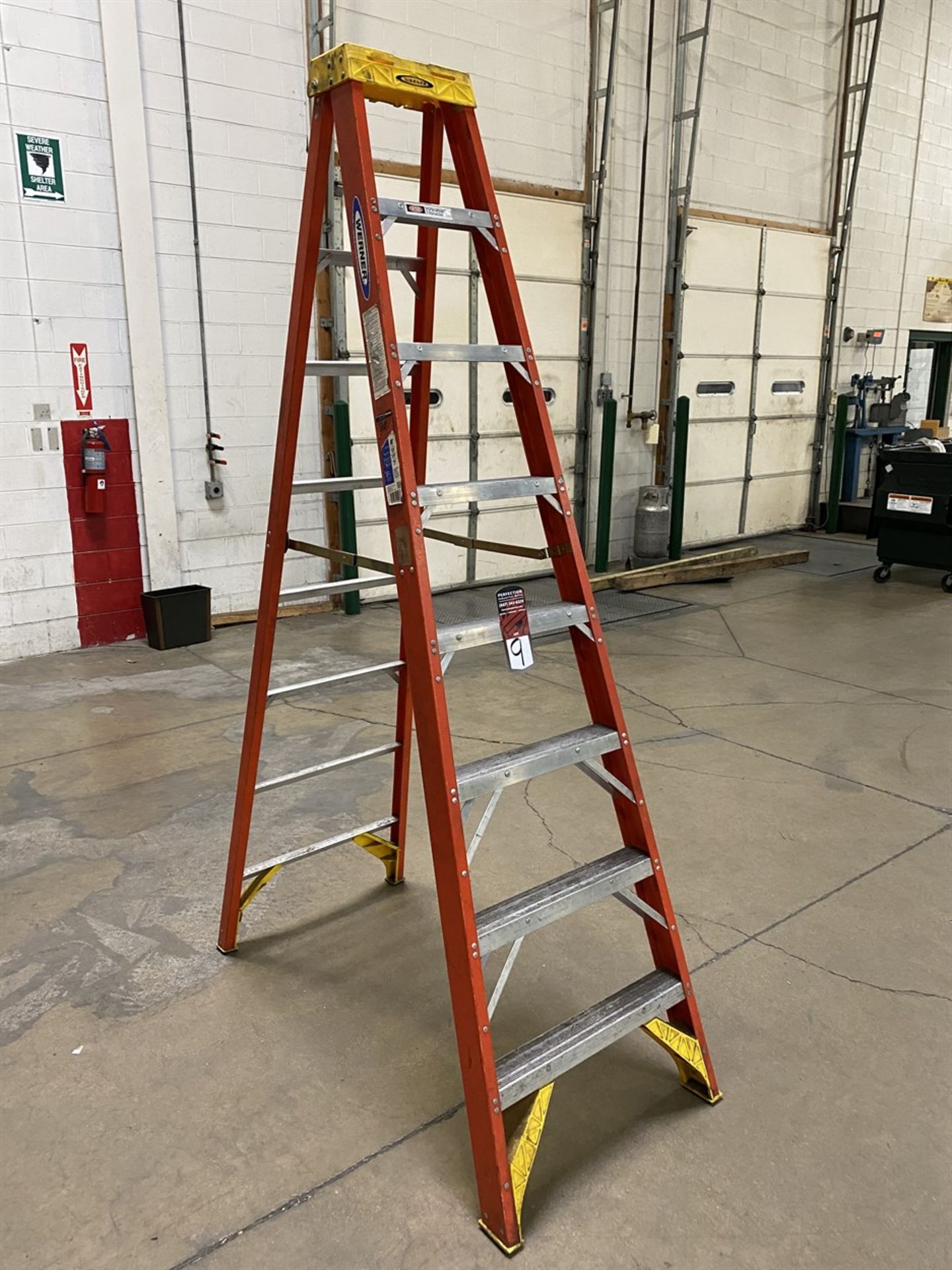 WERNER 8' Fiberglass Ladder