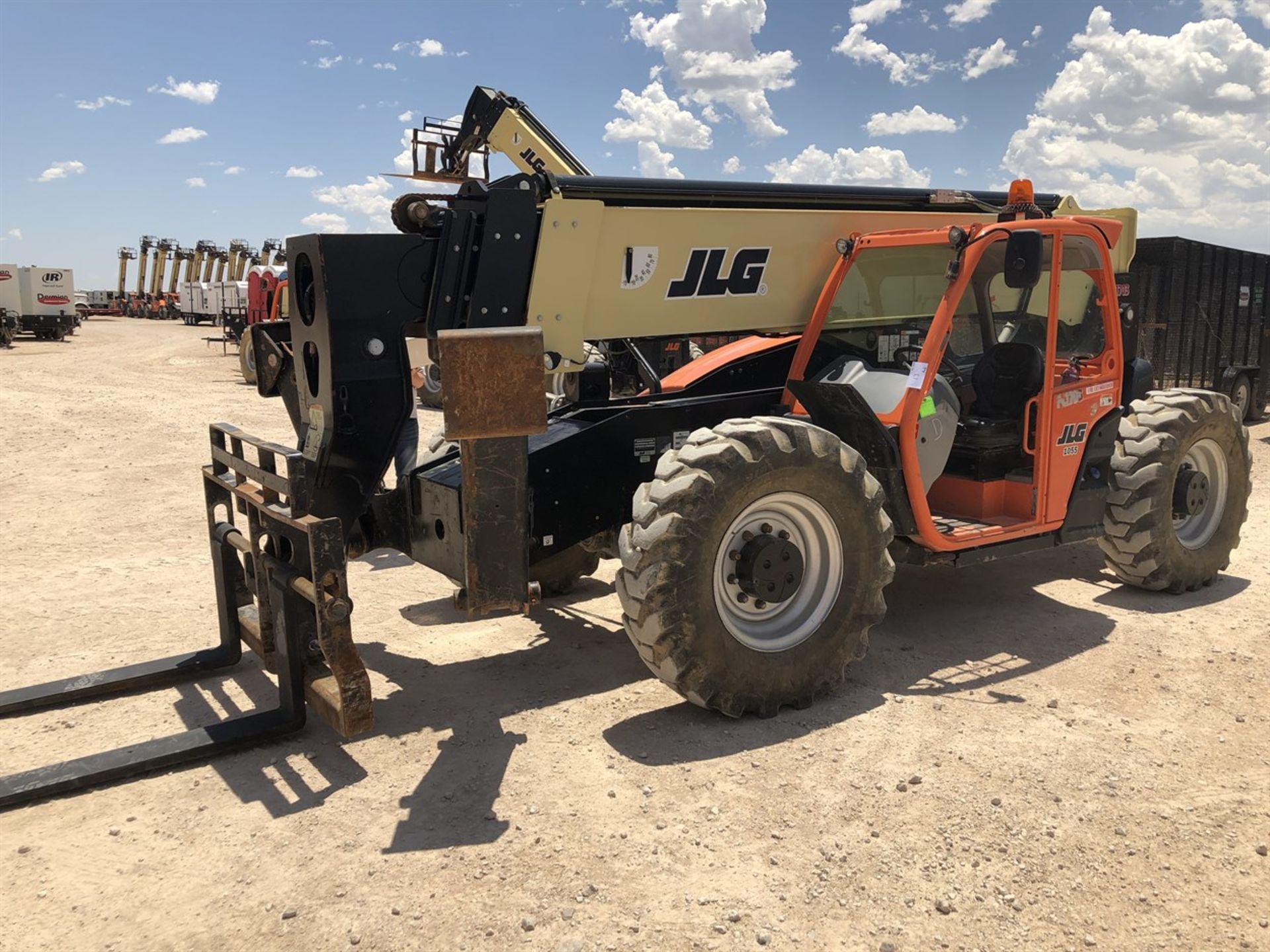 2017 JLG 1055 Telehandler, s/n 160083314, 10,000 Maximum Lift Capacity, 55' Maximum Lift Height,