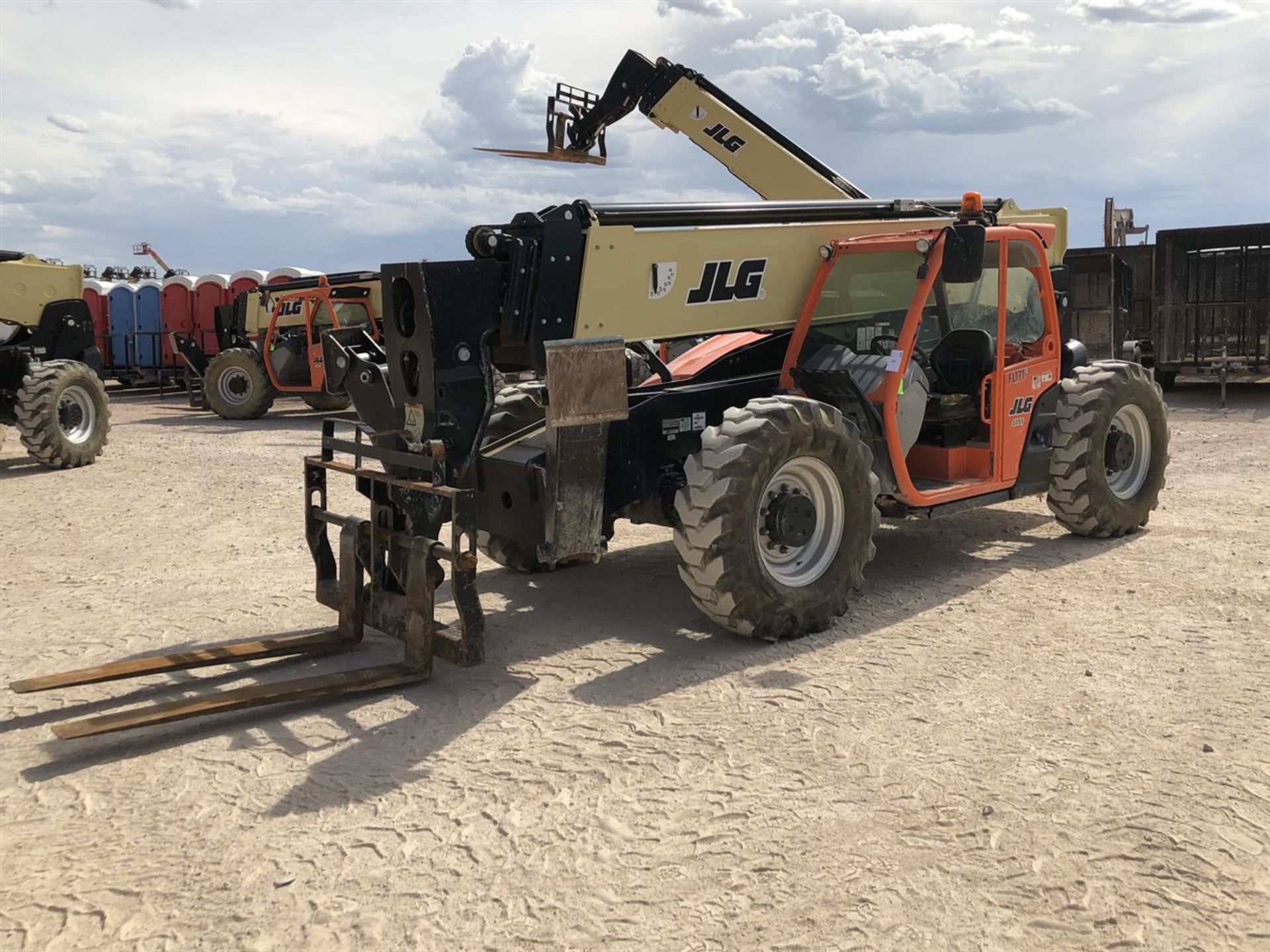 2018 JLG 1055 Telehandler, s/n 160083884, 10,000 Maximum Lift Capacity, 55' Maximum Lift Height,