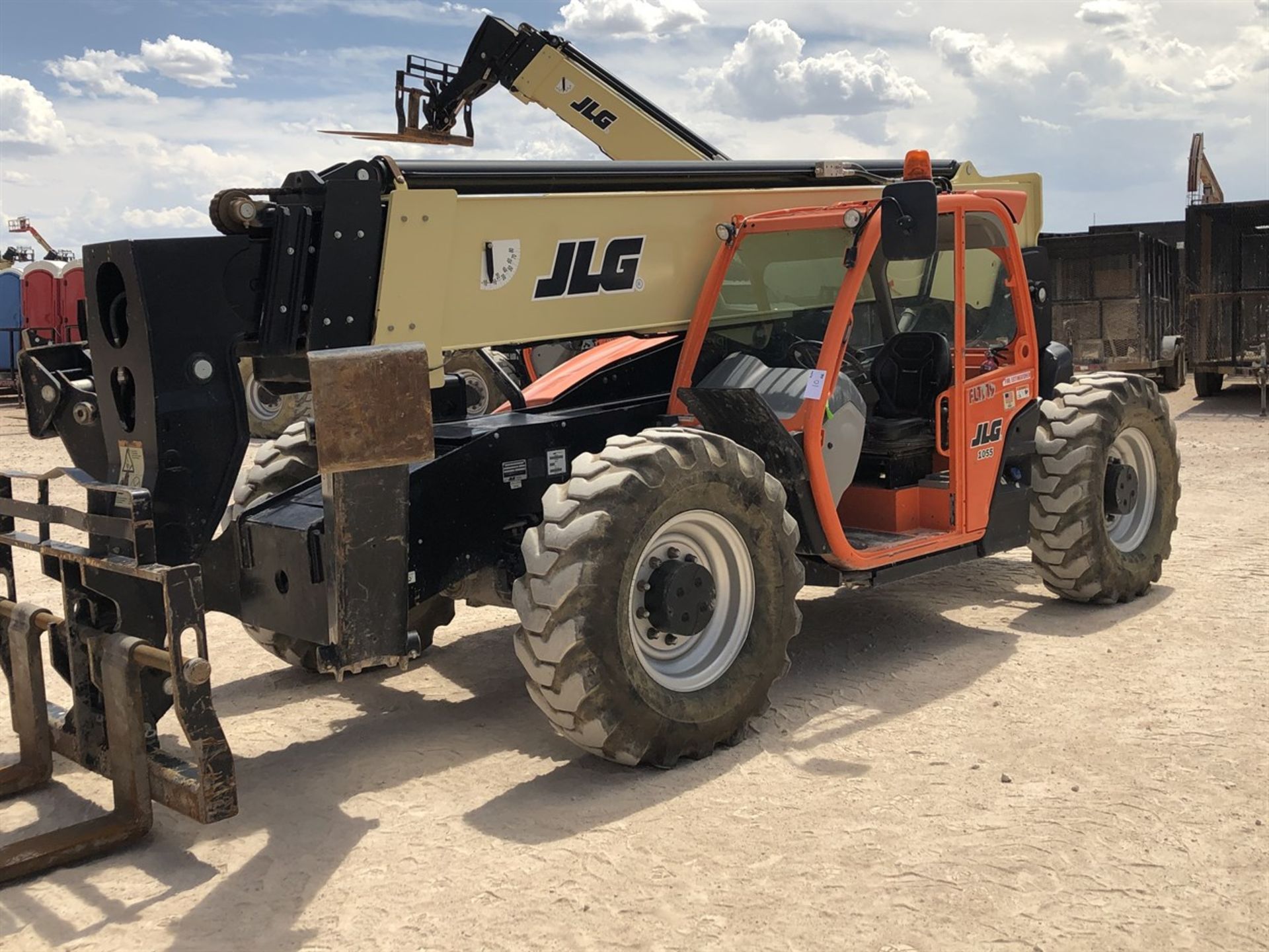 2018 JLG 1055 Telehandler, s/n 160083809, 10,000 Maximum Lift Capacity, 55' Maximum Lift Height, - Image 2 of 16