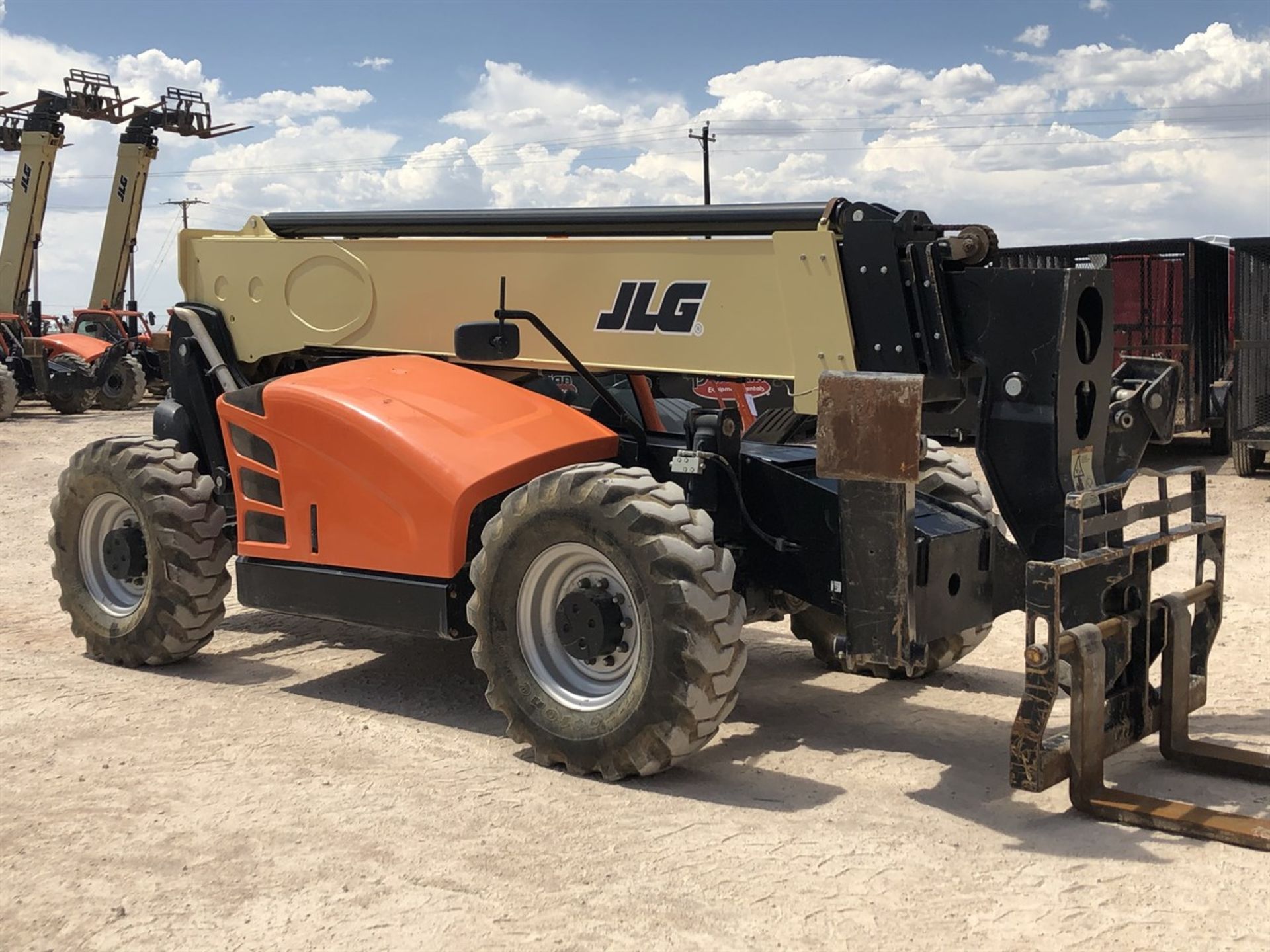 2018 JLG 1055 Telehandler, s/n 160083809, 10,000 Maximum Lift Capacity, 55' Maximum Lift Height, - Image 5 of 16