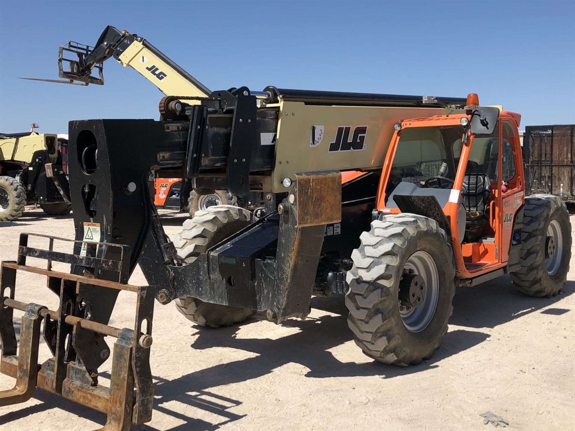 2018 JLG 1055 Telehandler, s/n 160090977, 10,000 Maximum Lift Capacity, 55' Maximum Lift Height, - Image 2 of 17