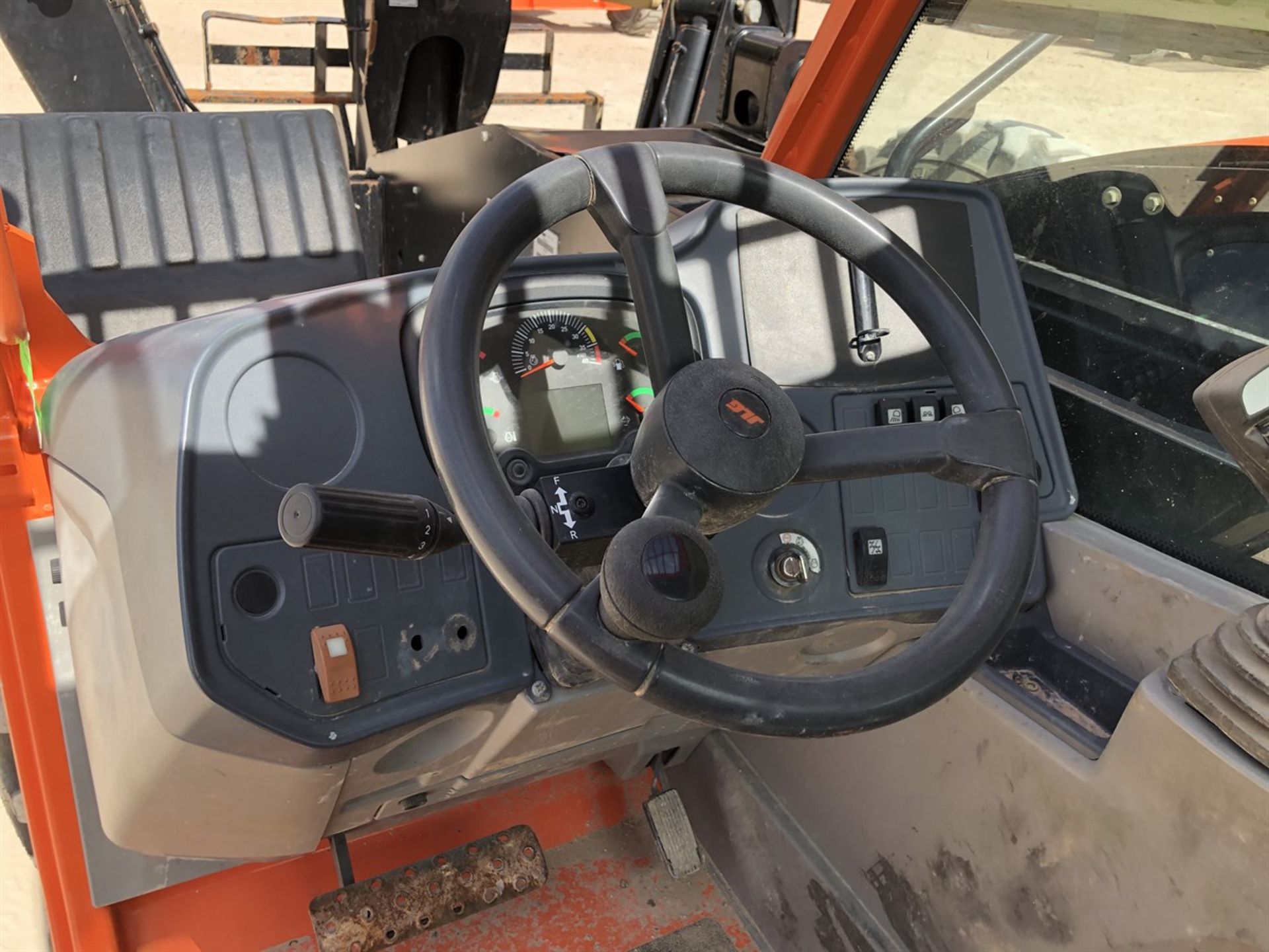 2018 JLG 1055 Telehandler, s/n 160083880, 10,000 Maximum Lift Capacity, 55' Maximum Lift Height, - Image 13 of 17