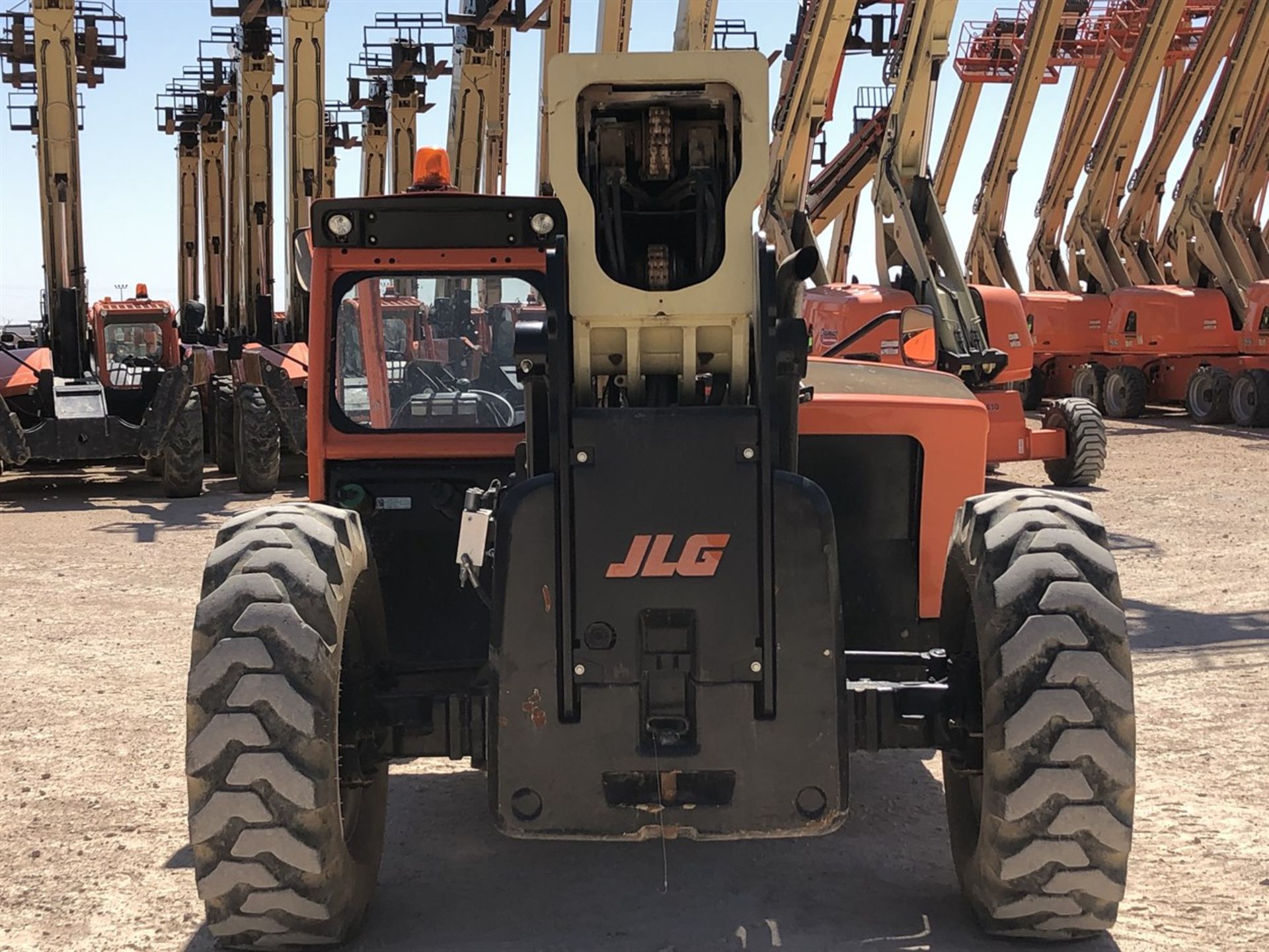 2018 JLG 1055 Telehandler, s/n 160090977, 10,000 Maximum Lift Capacity, 55' Maximum Lift Height, - Image 9 of 17