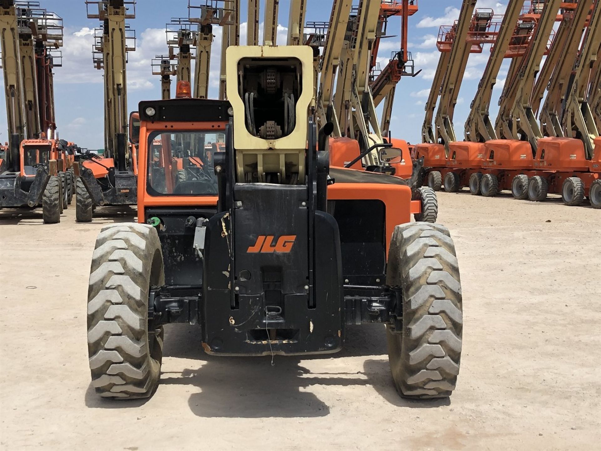 2018 JLG 1055 Telehandler, s/n 160083809, 10,000 Maximum Lift Capacity, 55' Maximum Lift Height, - Image 8 of 16