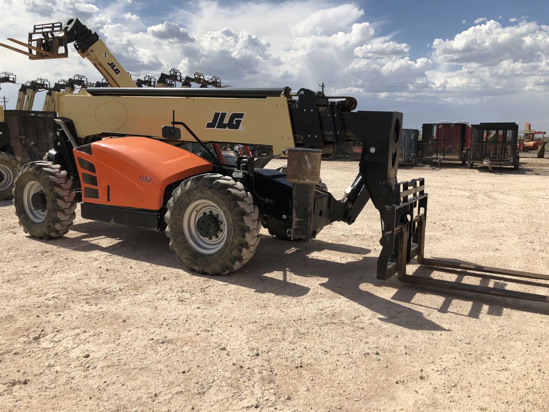 2017 JLG 1055 Telehandler, s/n 160083664, 10,000 Maximum Lift Capacity, 55' Maximum Lift Height, - Image 4 of 16