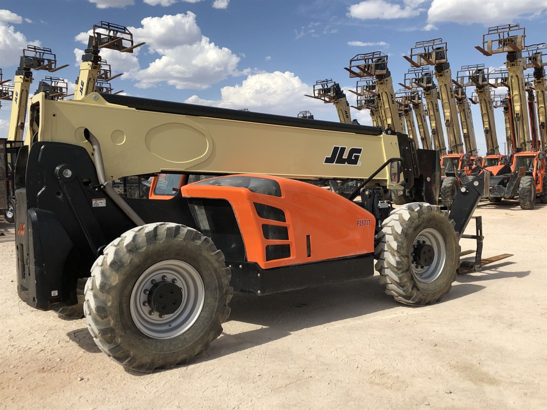 2018 JLG 1055 Telehandler, s/n 160083884, 10,000 Maximum Lift Capacity, 55' Maximum Lift Height, - Image 7 of 17