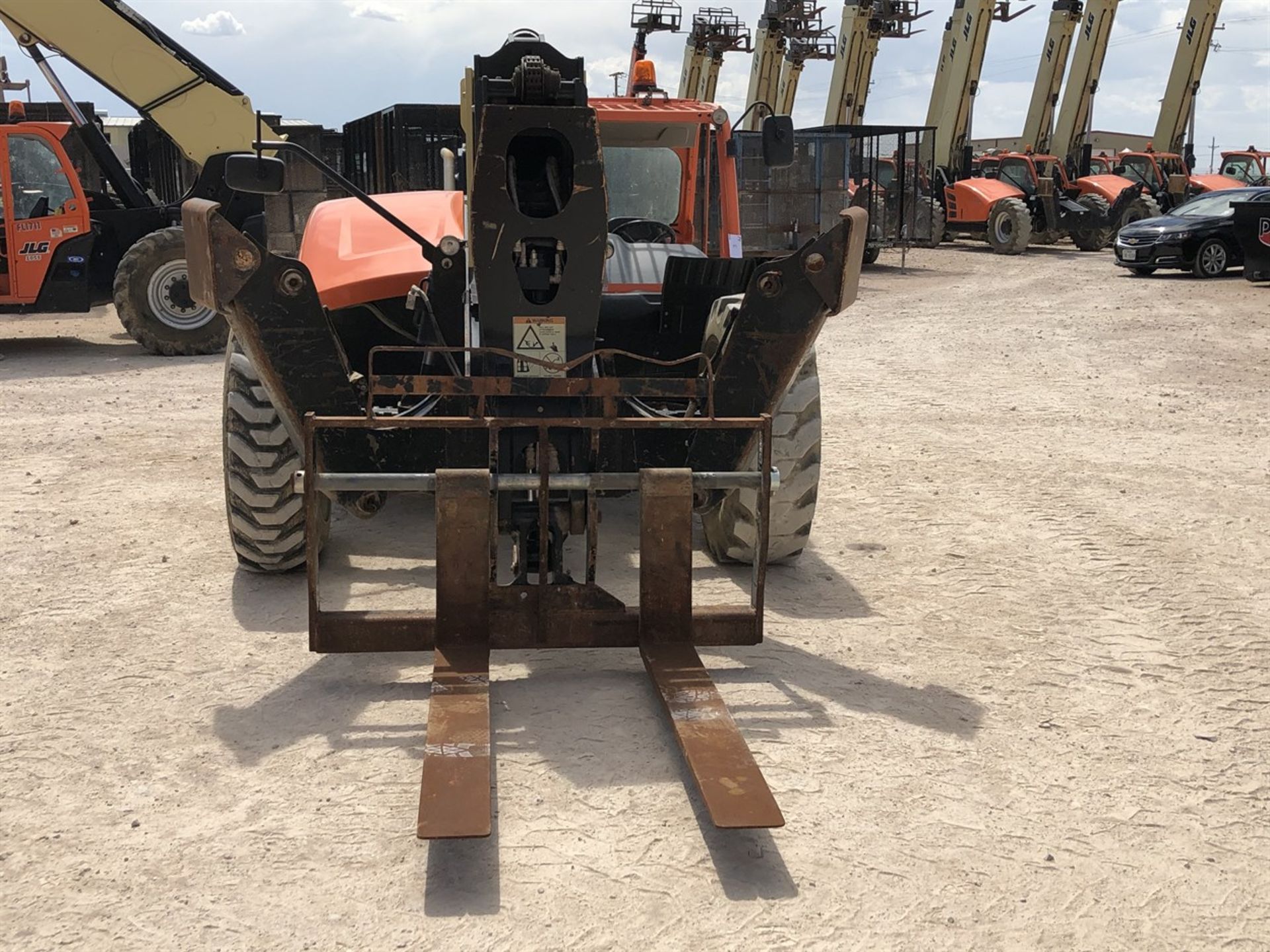 2018 JLG 1055 Telehandler, s/n 160083754, 10,000 Maximum Lift Capacity, 55' Maximum Lift Height, - Image 3 of 18