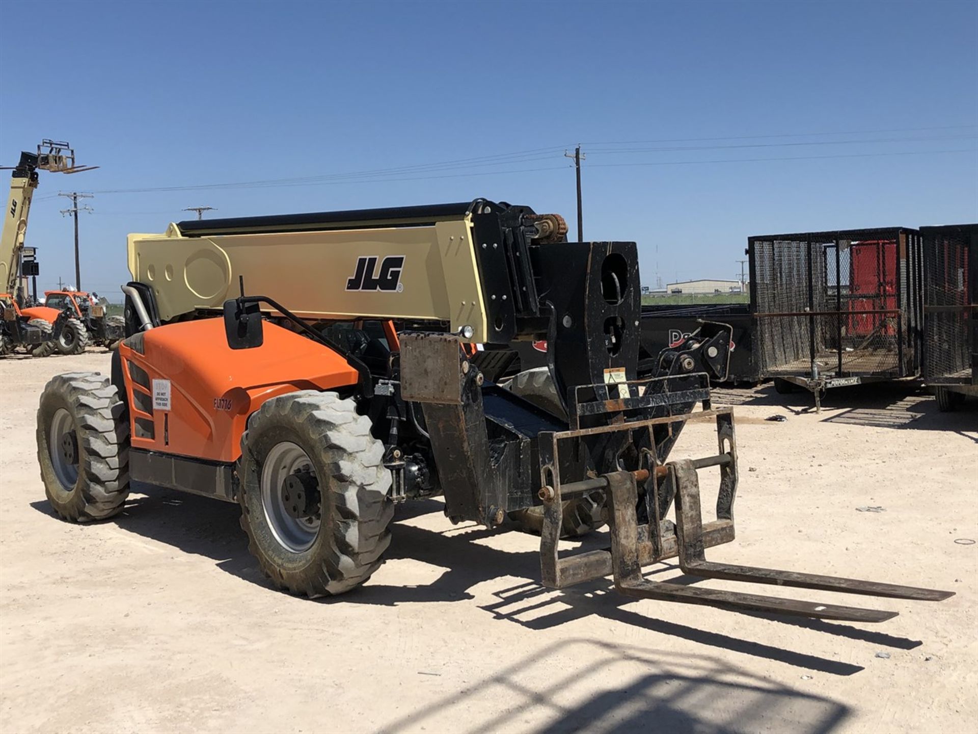 2018 JLG 1055 Telehandler, s/n 160083883, 10,000 Maximum Lift Capacity, 55' Maximum Lift Height, - Image 4 of 17