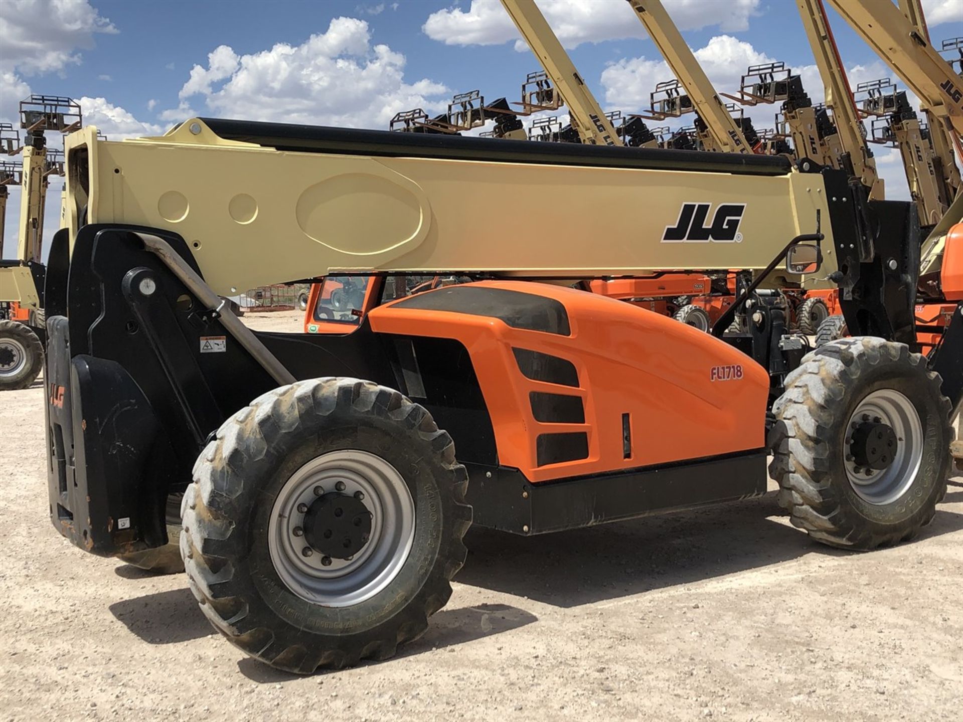 2018 JLG 1055 Telehandler, s/n 160083881, 10,000 Maximum Lift Capacity, 55' Maximum Lift Height, - Image 6 of 15