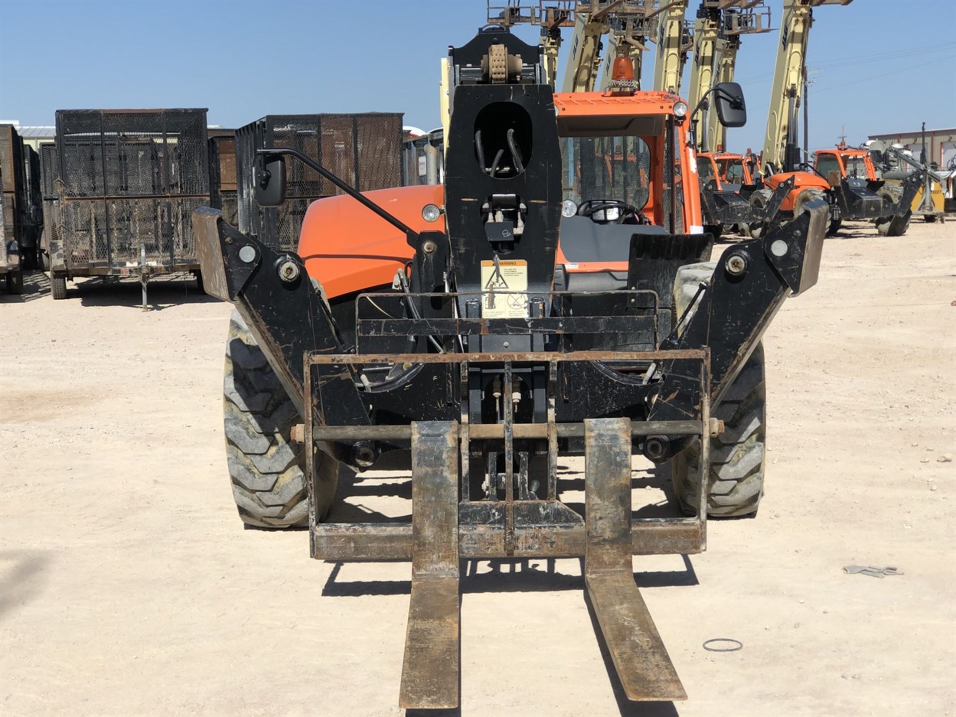 2018 JLG 1055 Telehandler, s/n 160083807, 10,000 Maximum Lift Capacity, 55' Maximum Lift Height, - Image 3 of 16