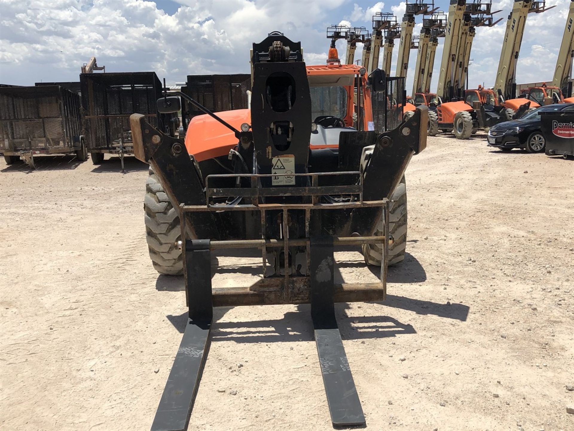 2017 JLG 1055 Telehandler, s/n 160083314, 10,000 Maximum Lift Capacity, 55' Maximum Lift Height, - Image 3 of 18