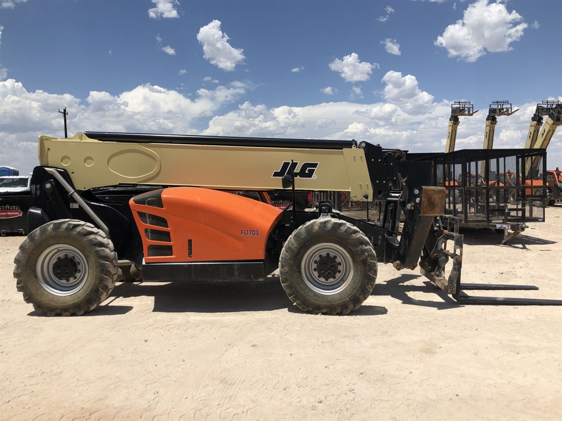 2017 JLG 1055 Telehandler, s/n 160083314, 10,000 Maximum Lift Capacity, 55' Maximum Lift Height, - Image 6 of 18