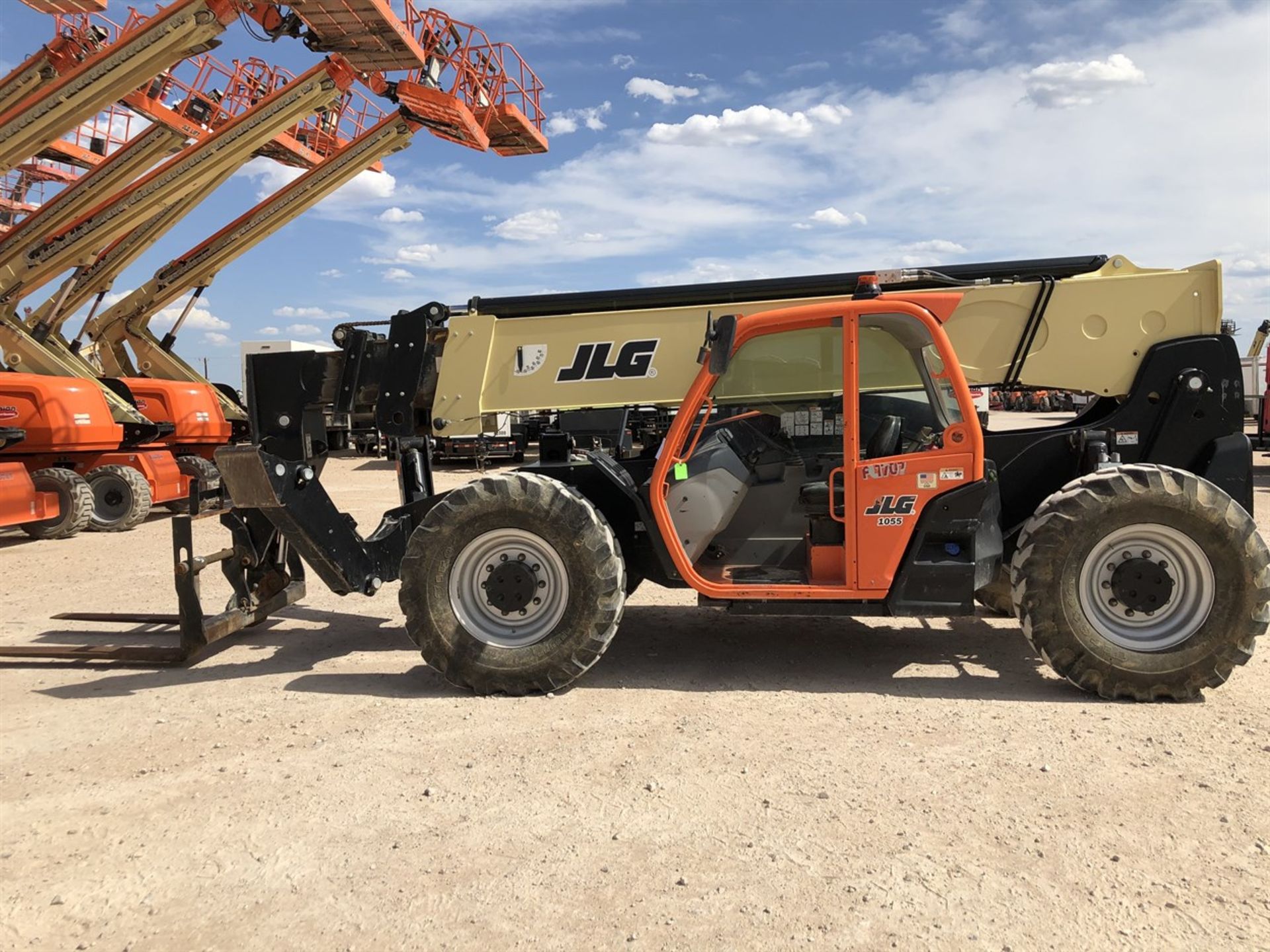 2017 JLG 1055 Telehandler, s/n 160083664, 10,000 Maximum Lift Capacity, 55' Maximum Lift Height, - Image 11 of 16